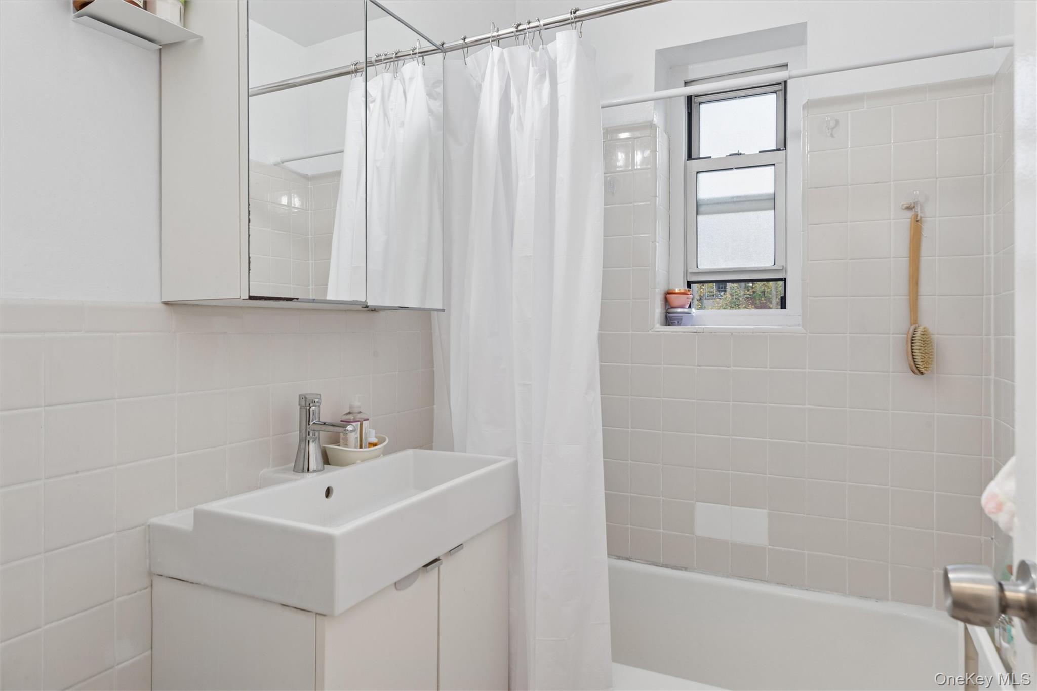 75-02 Austin Street 2c Property Photo 5