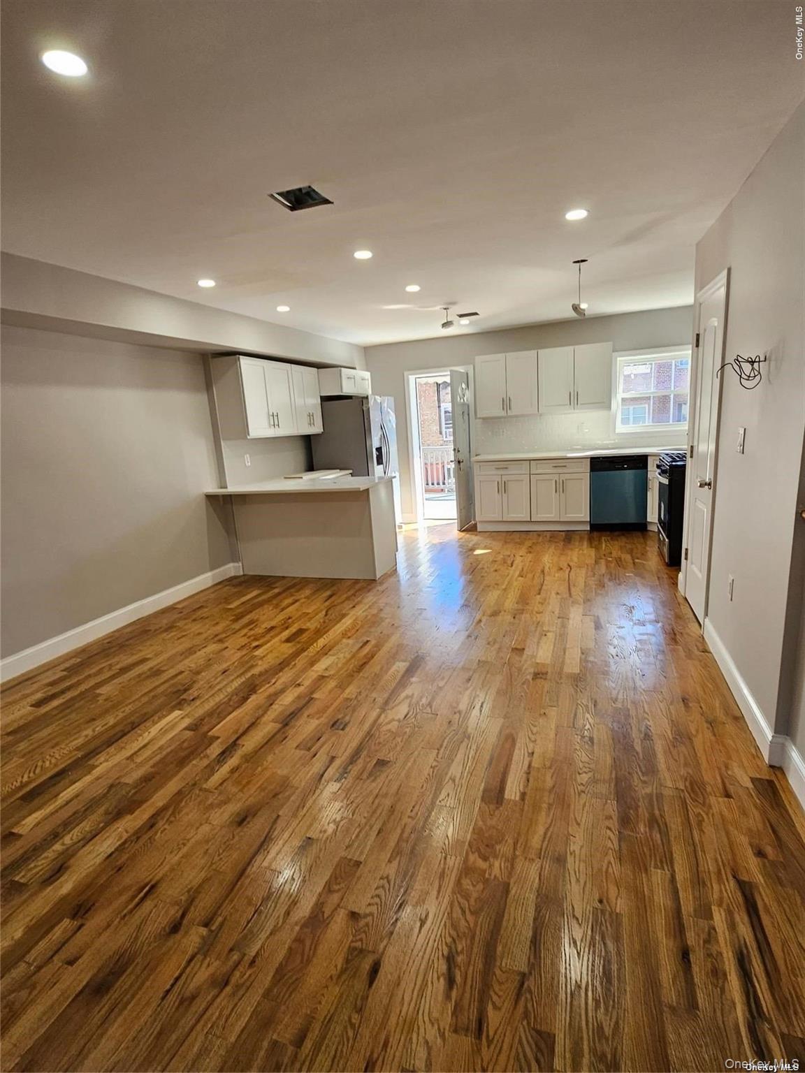 1918 Hunt Avenue Property Photo 2