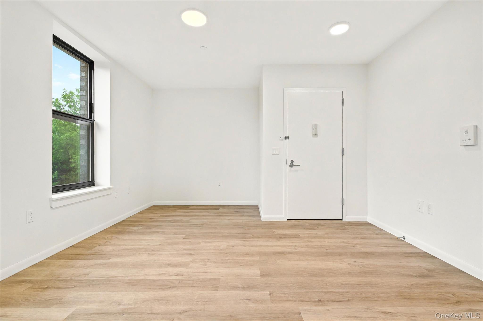 1731 Lacombe Avenue 4b Property Photo 6