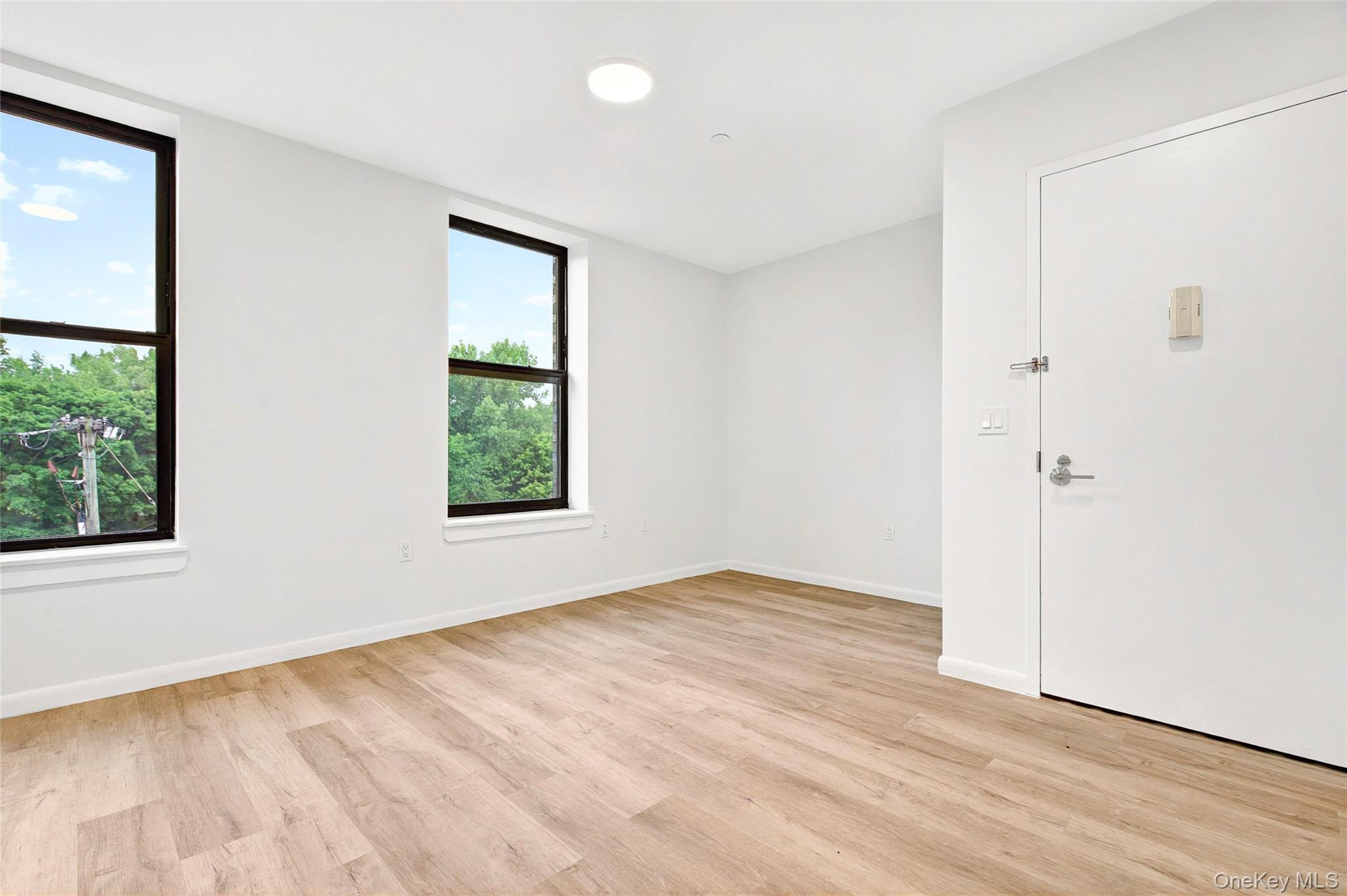 1731 Lacombe Avenue 4b Property Photo 9
