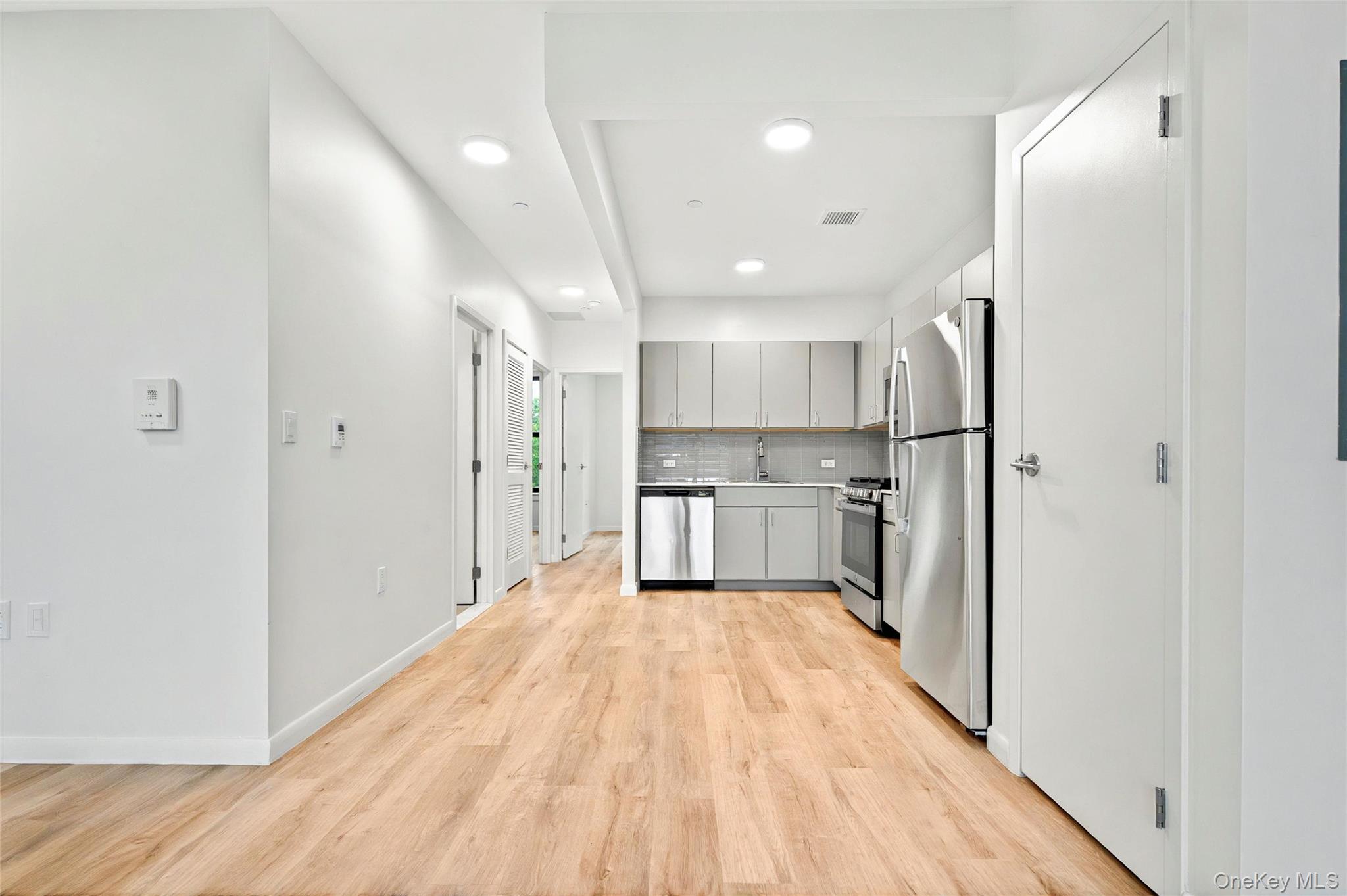 1731 Lacombe Avenue 4b Property Photo 15