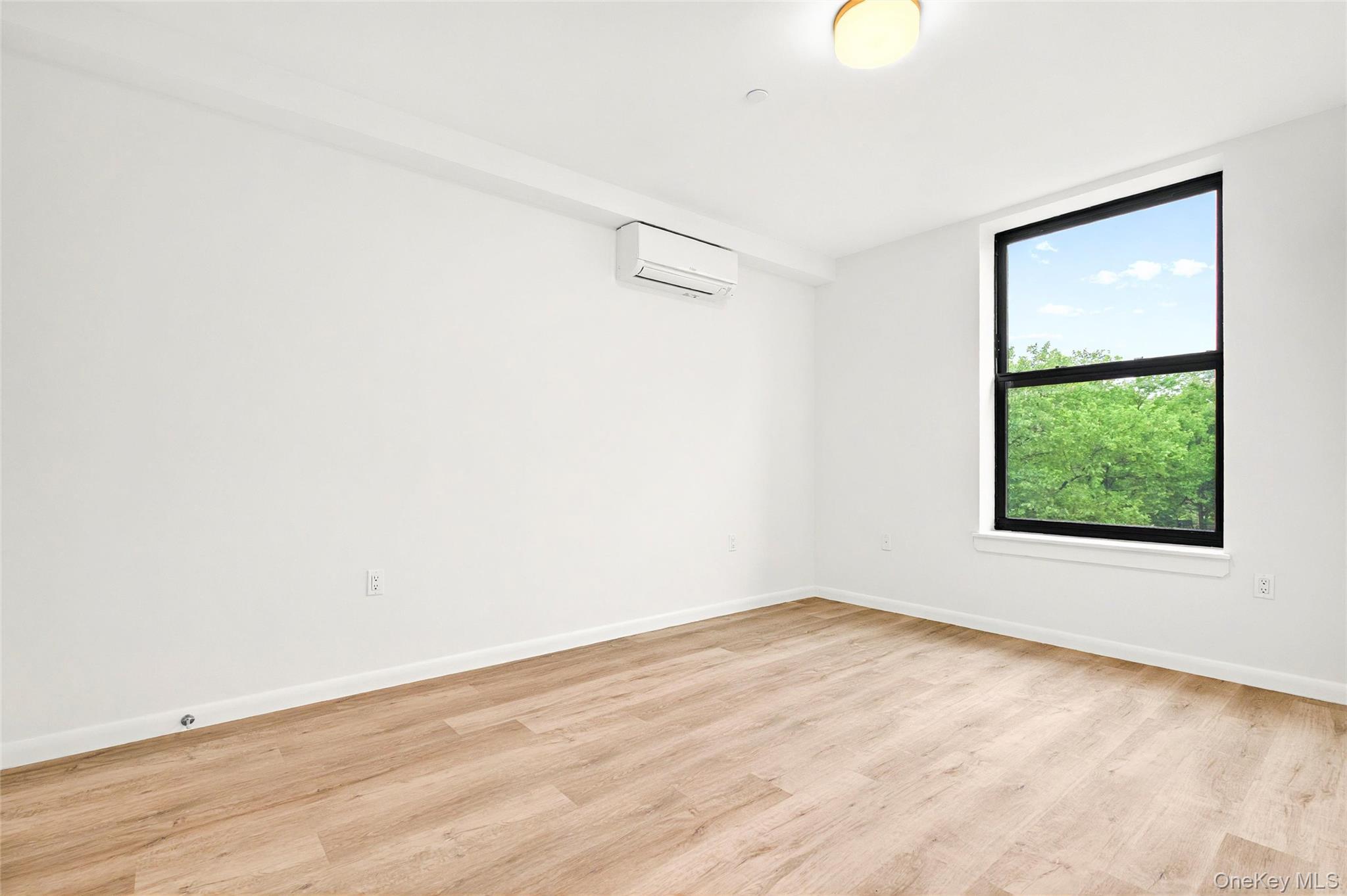 1731 Lacombe Avenue 4b Property Photo 20