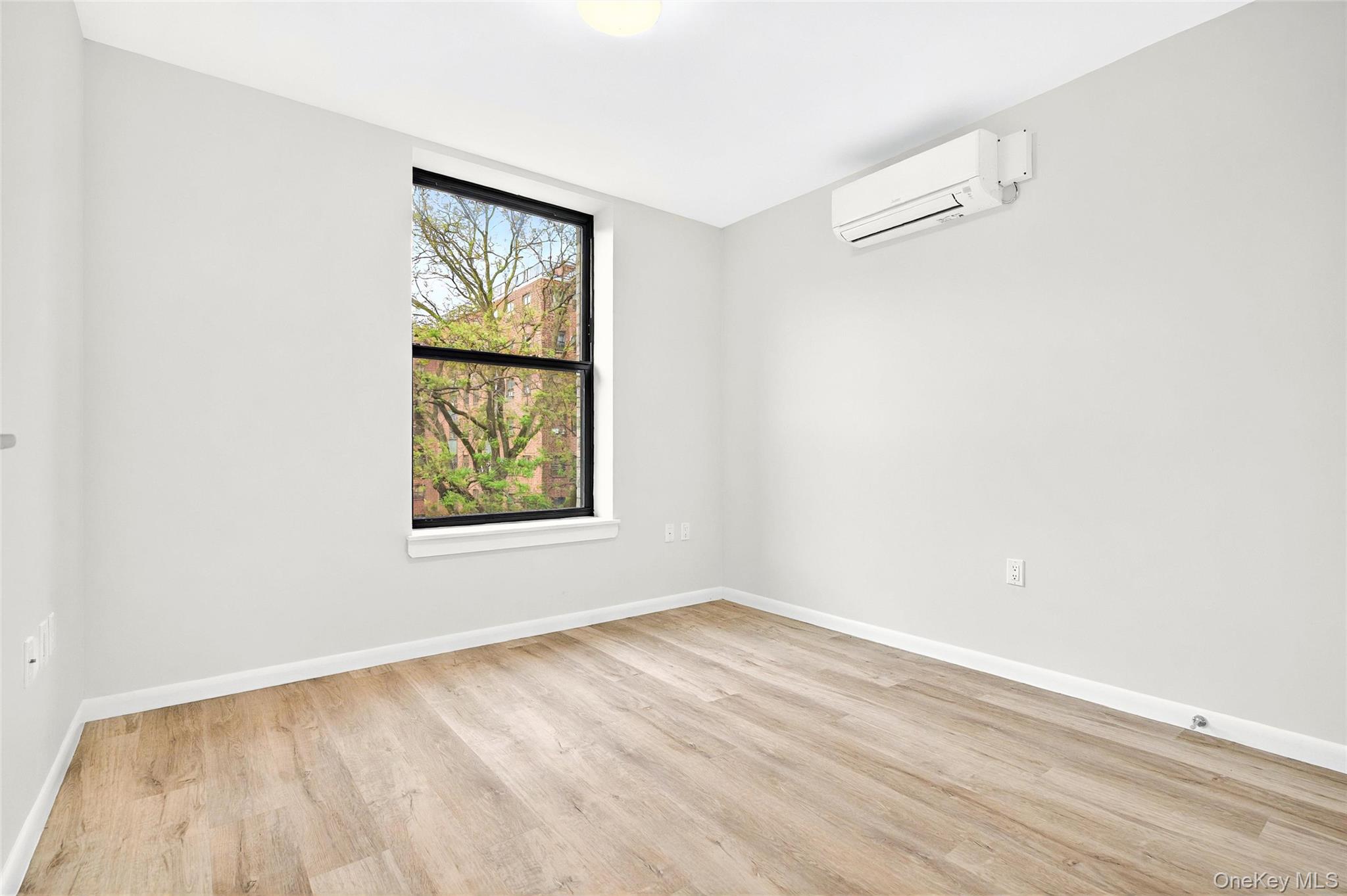 1731 Lacombe Avenue 4b Property Photo 23