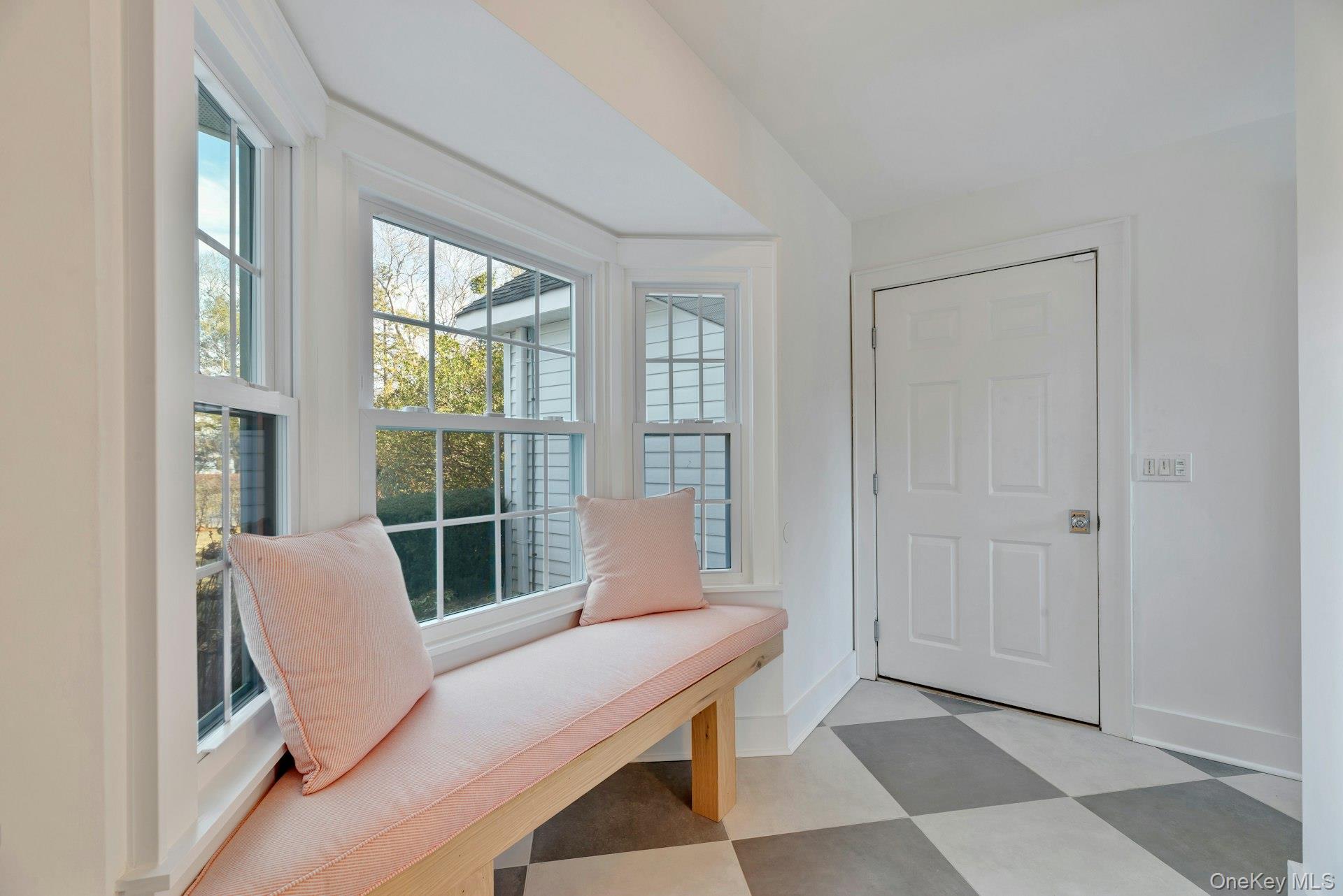 110 Sleepy Hollow Lane Property Photo 12