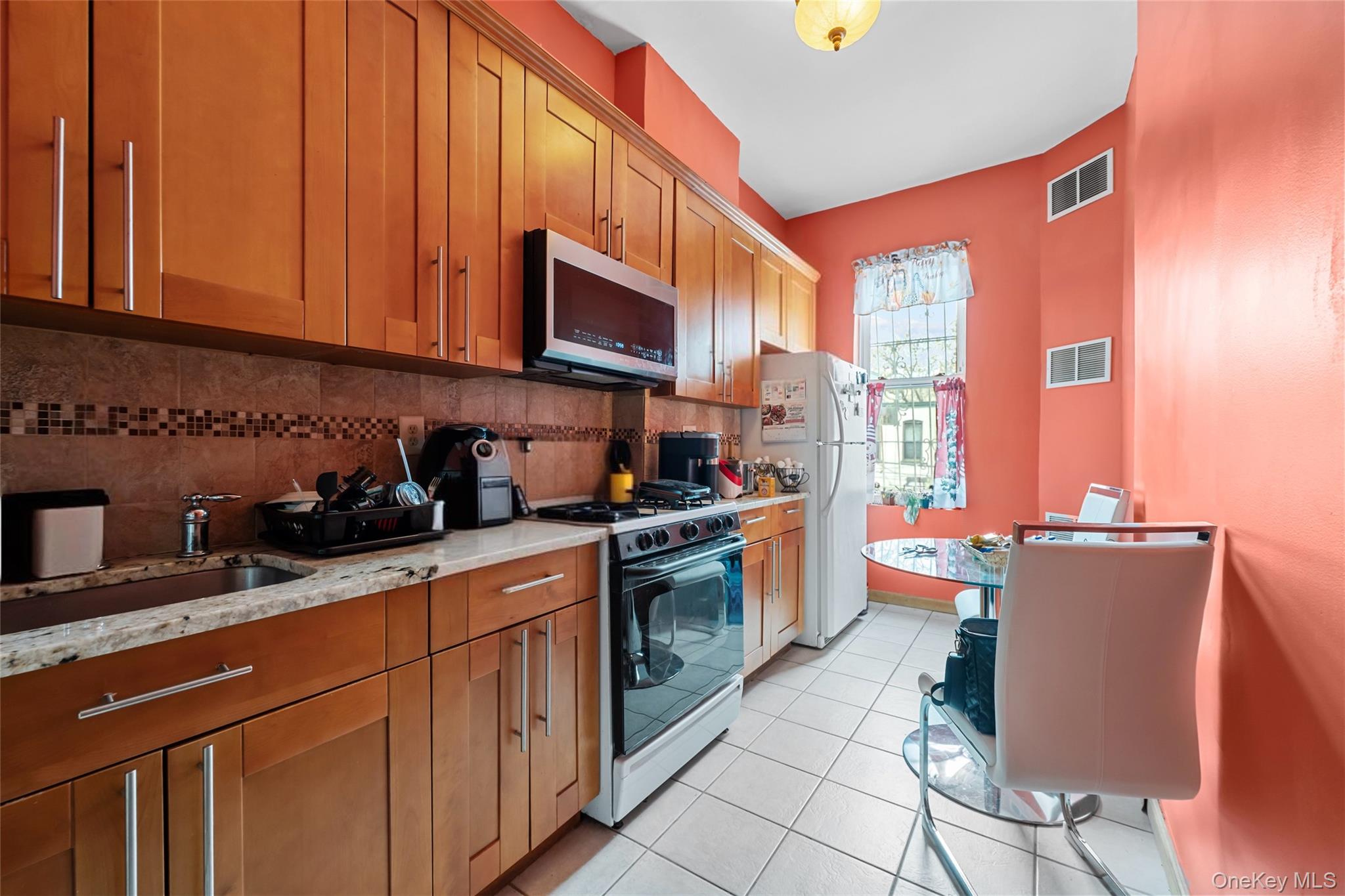 341 Weirfield Street Property Photo 15