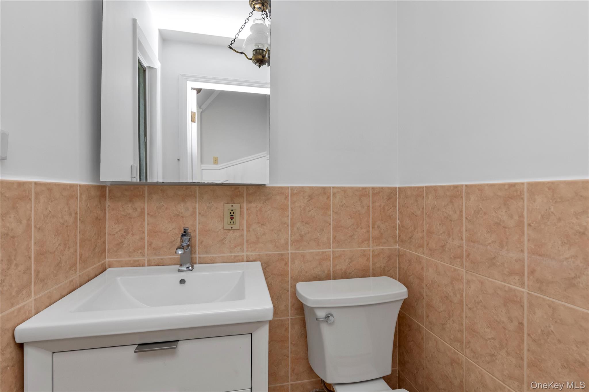 16 Deepdale Parkway Property Photo 8