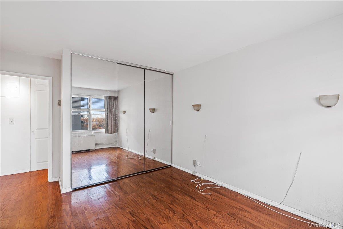 17-85 215 Street 5l Property Photo 11