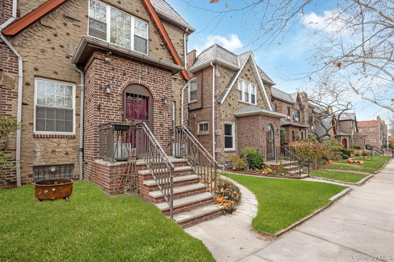64-68 83 Place Property Photo 2