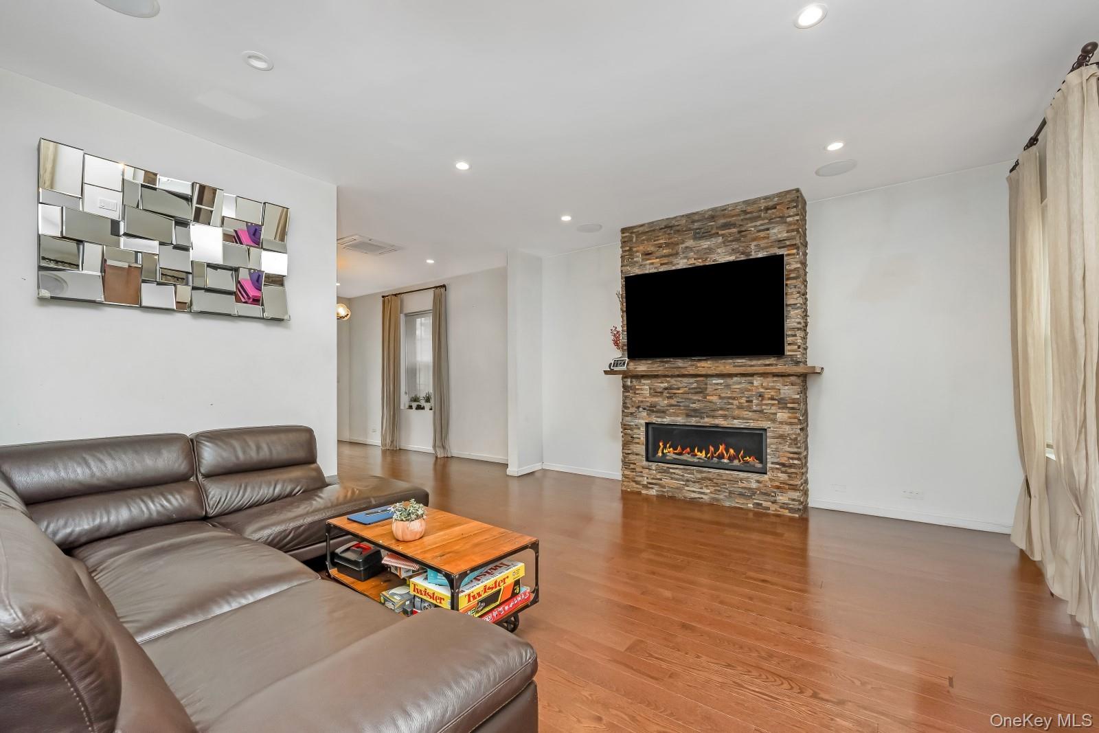 64-68 83 Place Property Photo 6