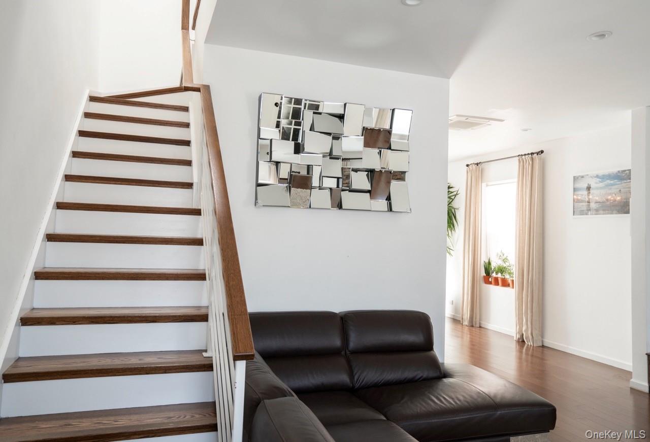64-68 83 Place Property Photo 8
