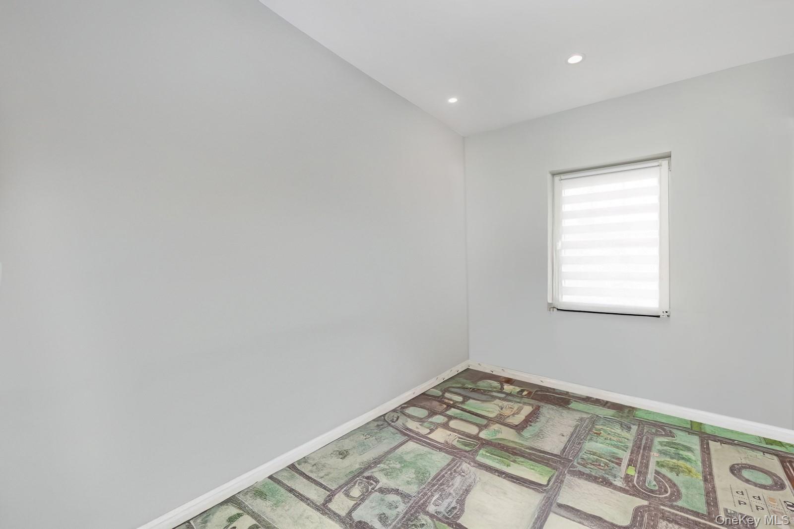 64-68 83 Place Property Photo 17