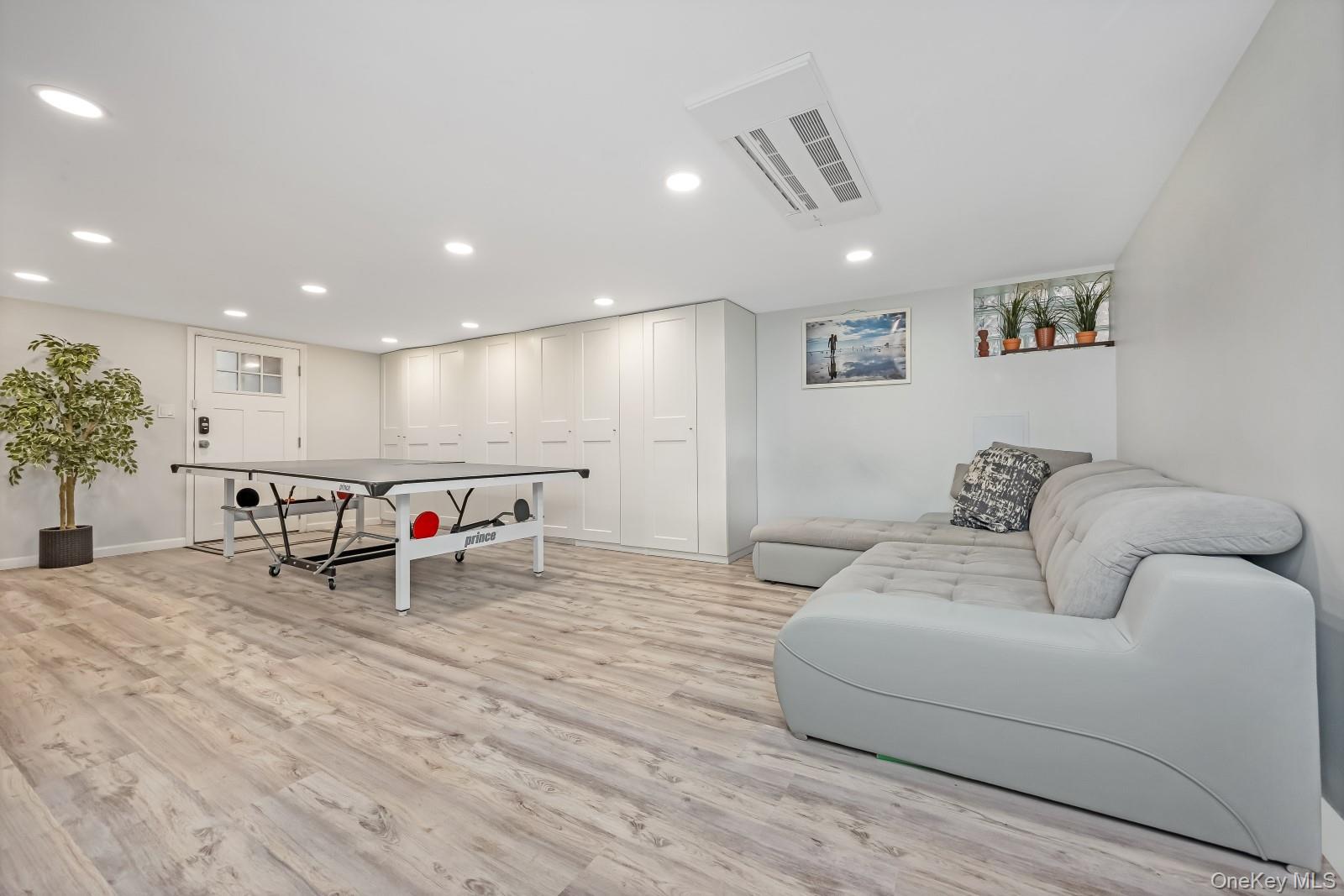 64-68 83 Place Property Photo 22