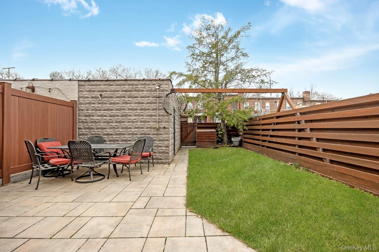64-68 83 Place Property Photo 26