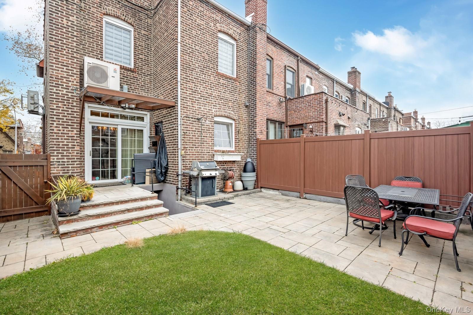 64-68 83 Place Property Photo 27
