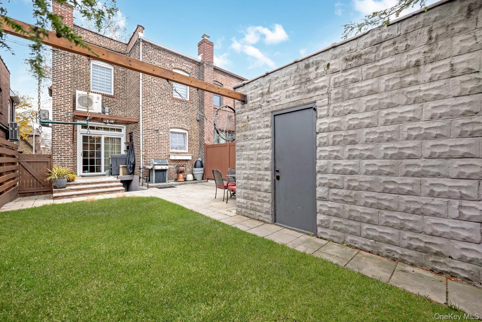64-68 83 Place Property Photo 29