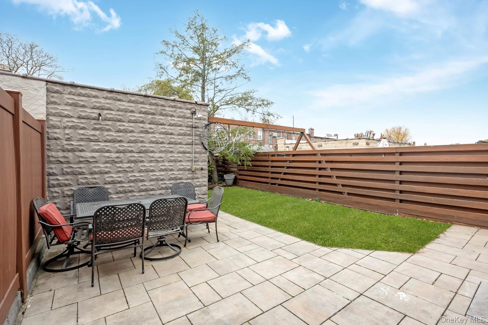 64-68 83 Place Property Photo 30