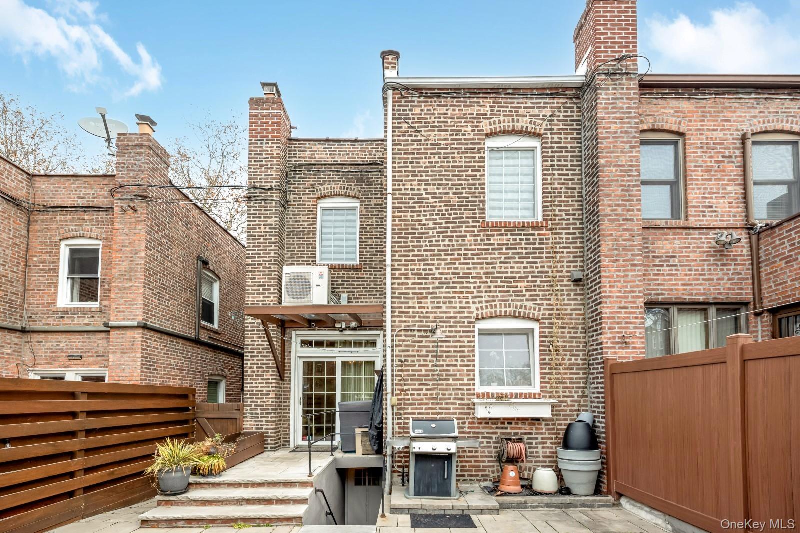 64-68 83 Place Property Photo 31