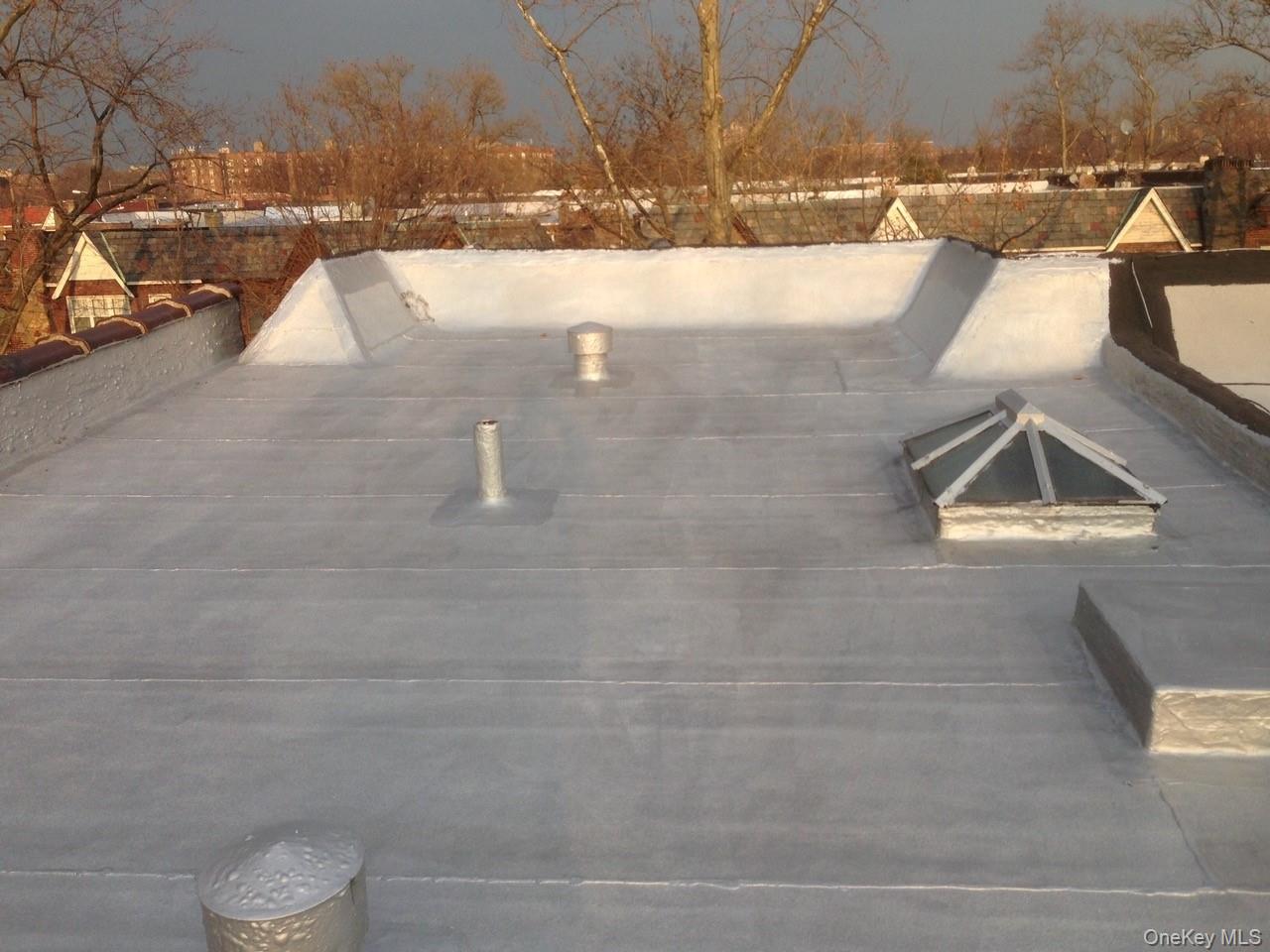 64-68 83 Place Property Photo 36