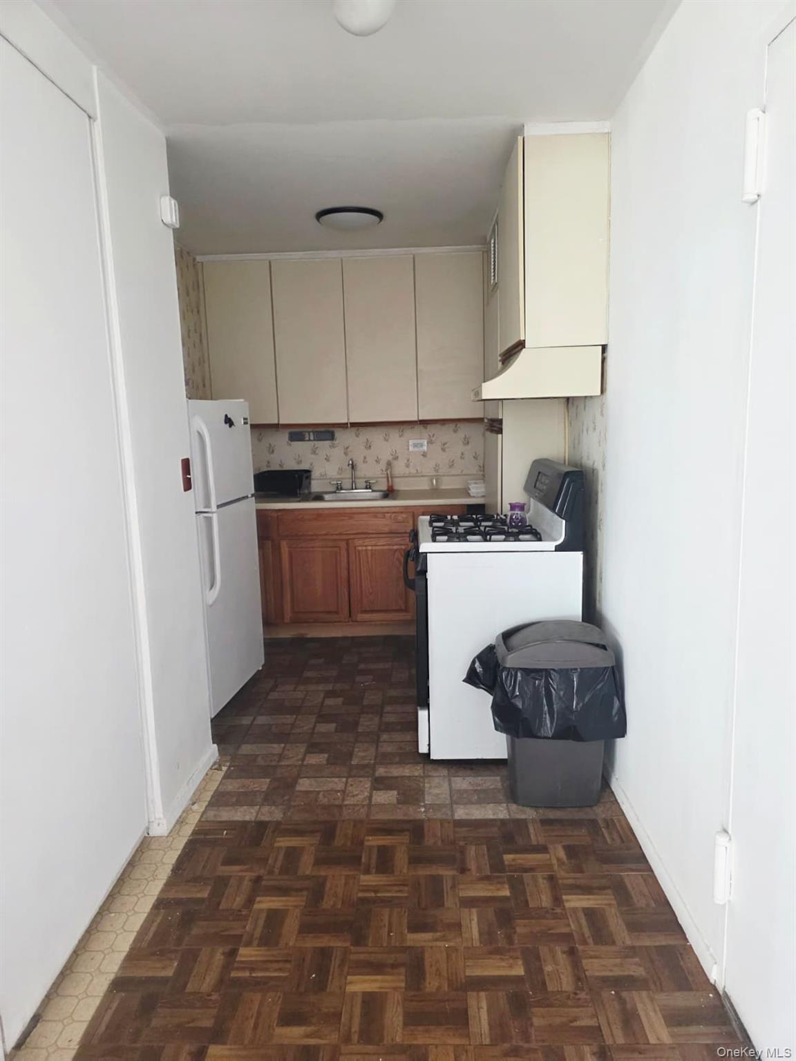 16420 Highland Avenue 2v Property Photo 8
