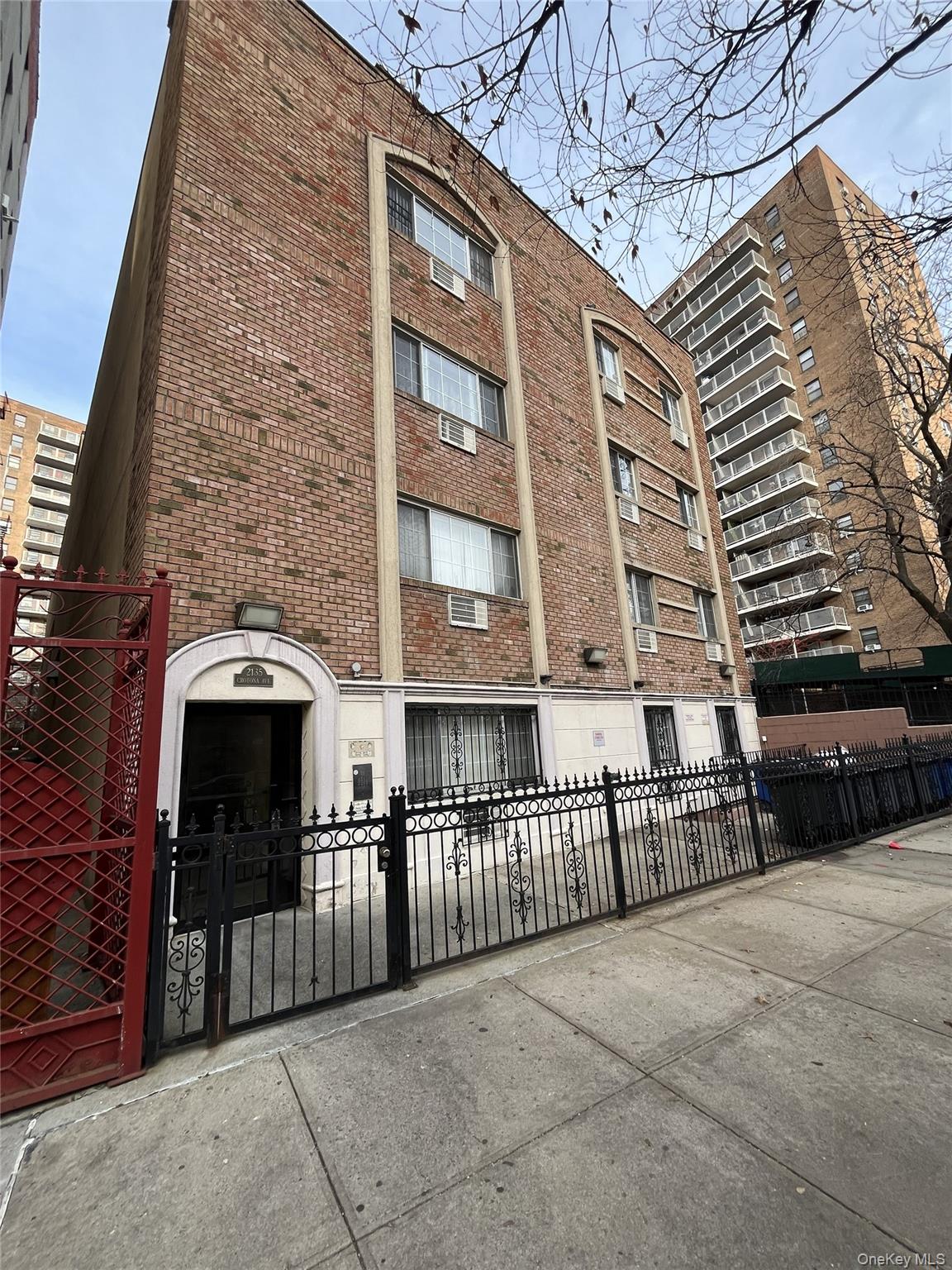 2135 Crotona Avenue 2B Property Photo 1