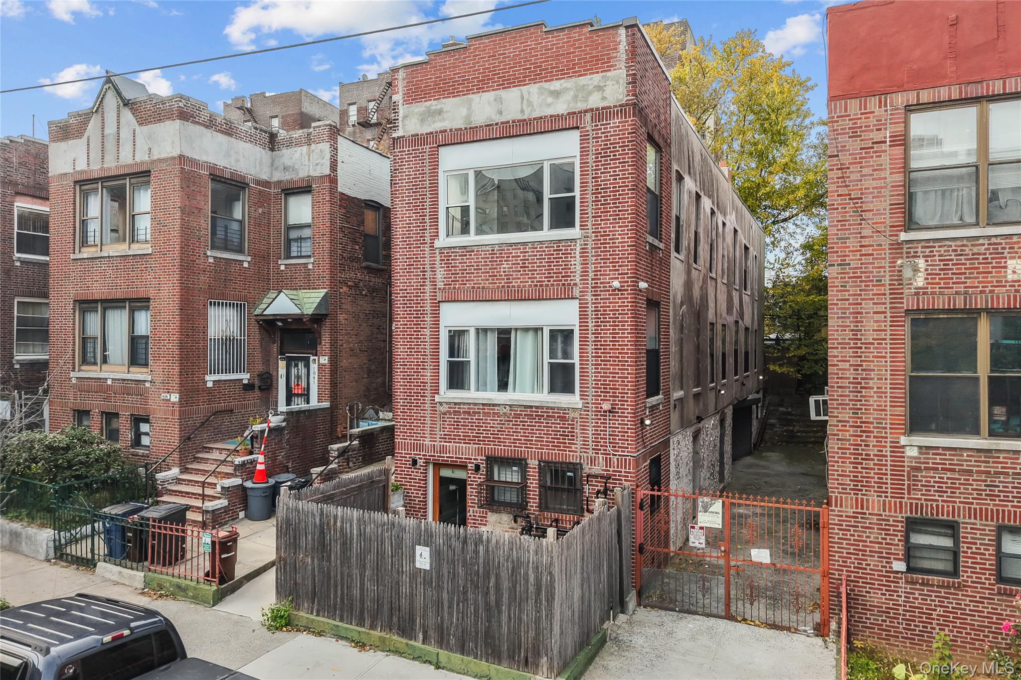 1845 Andrews Avenue Property Photo 2