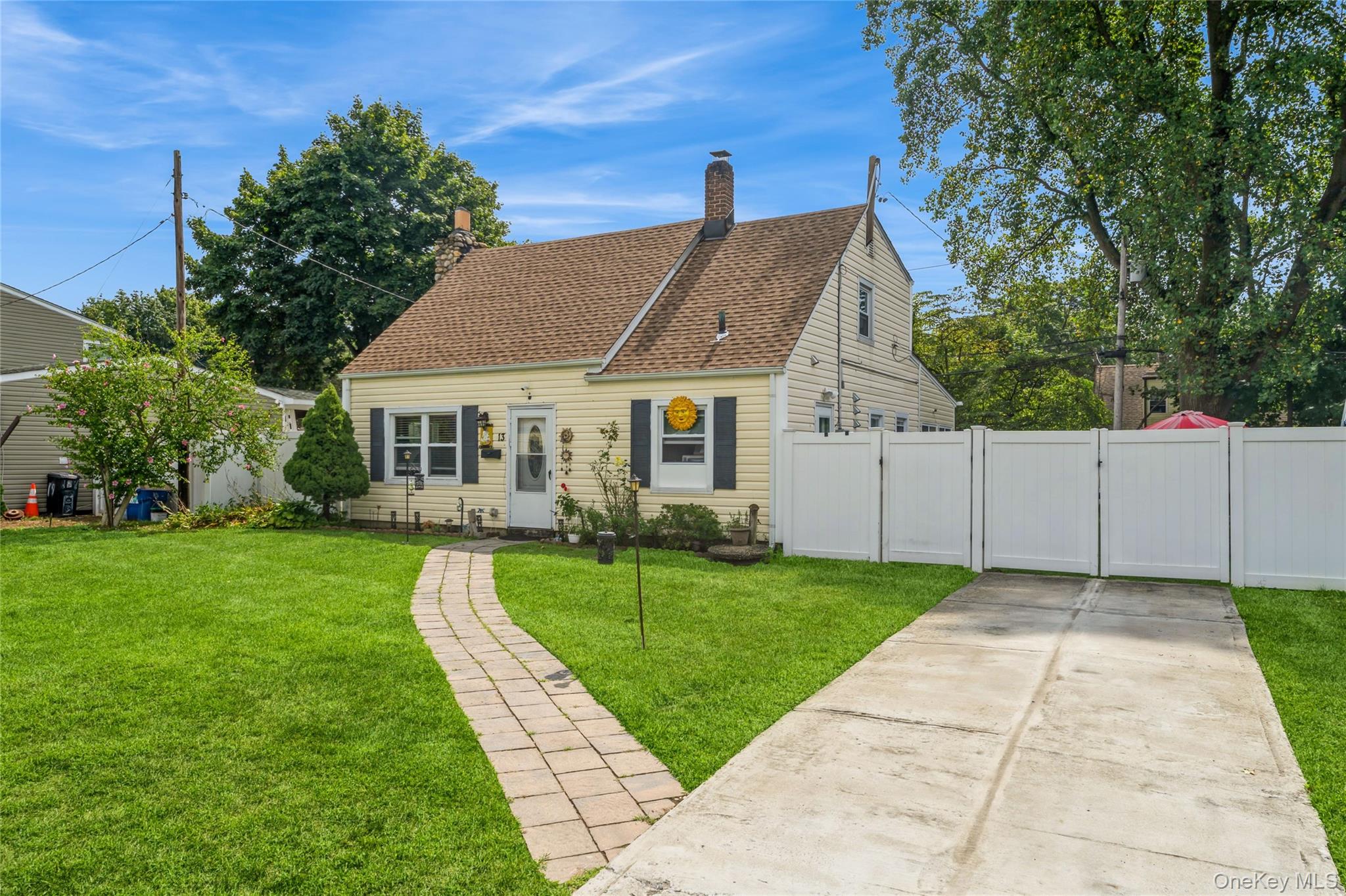 13 Floral Lane Property Photo 1