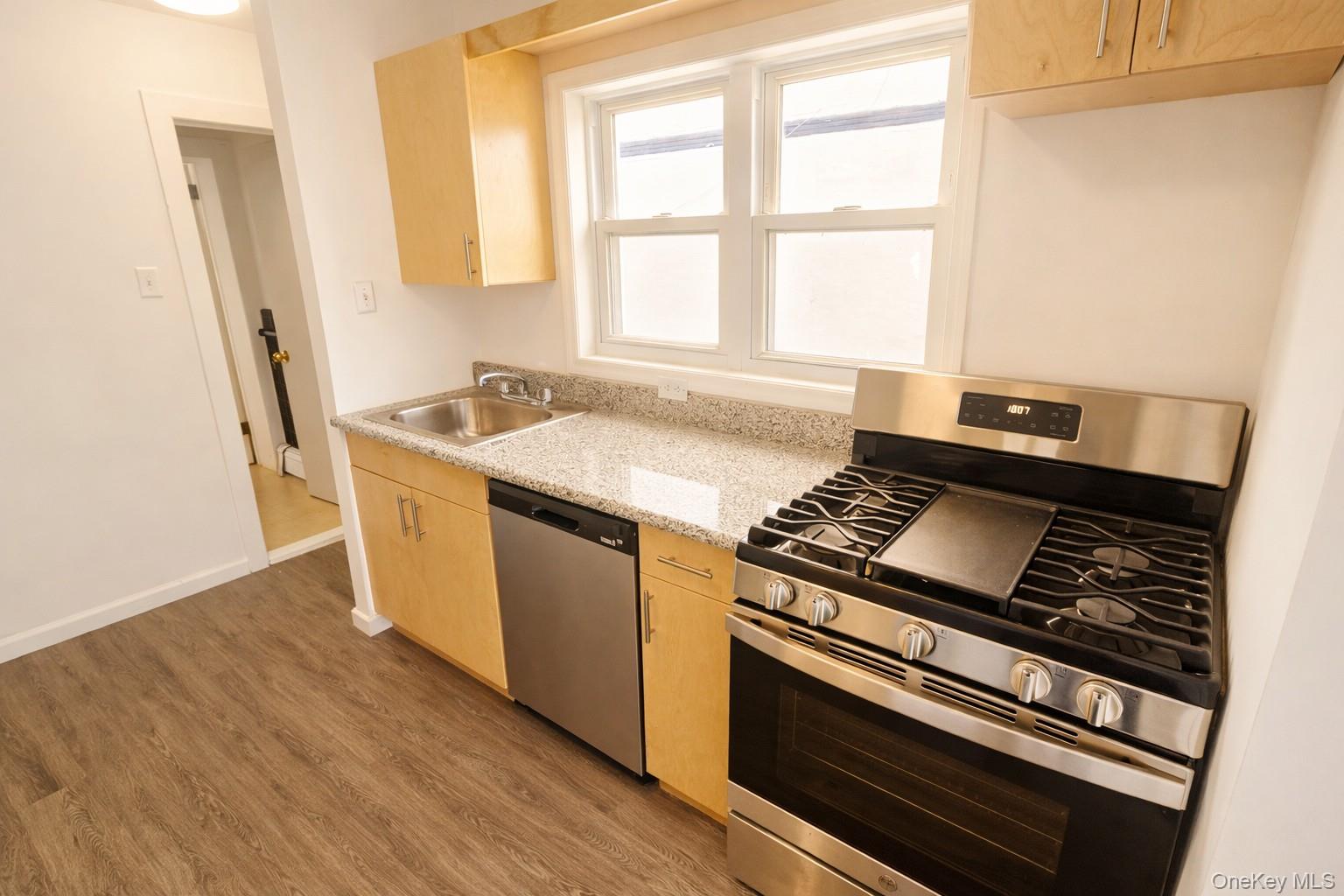 540 E State Street Property Photo 7