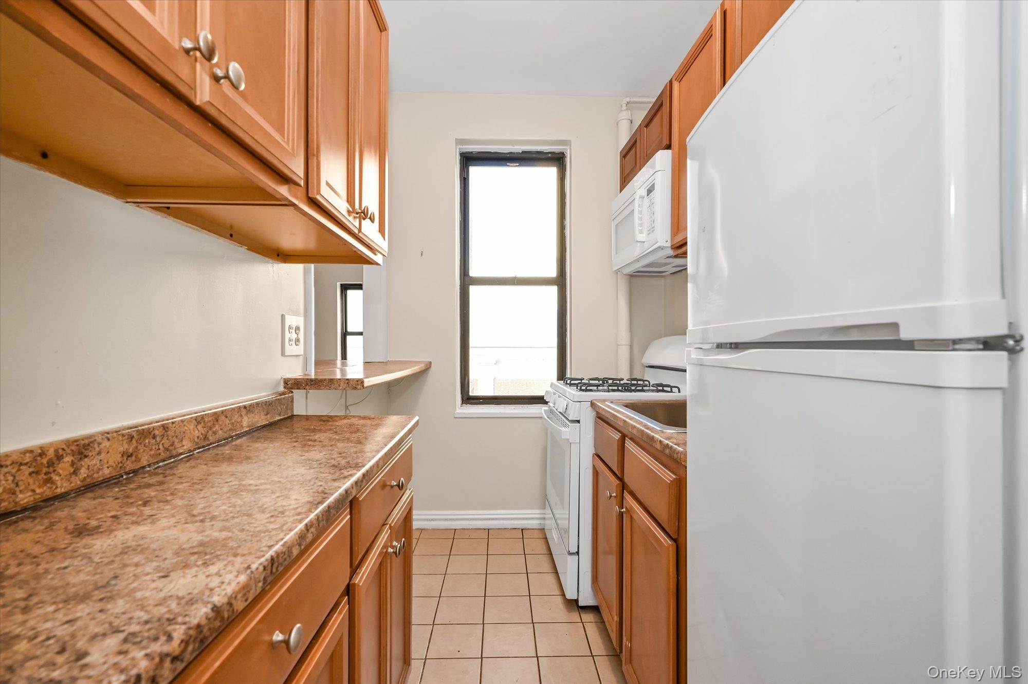210 Martine Avenue 6m Property Photo 6