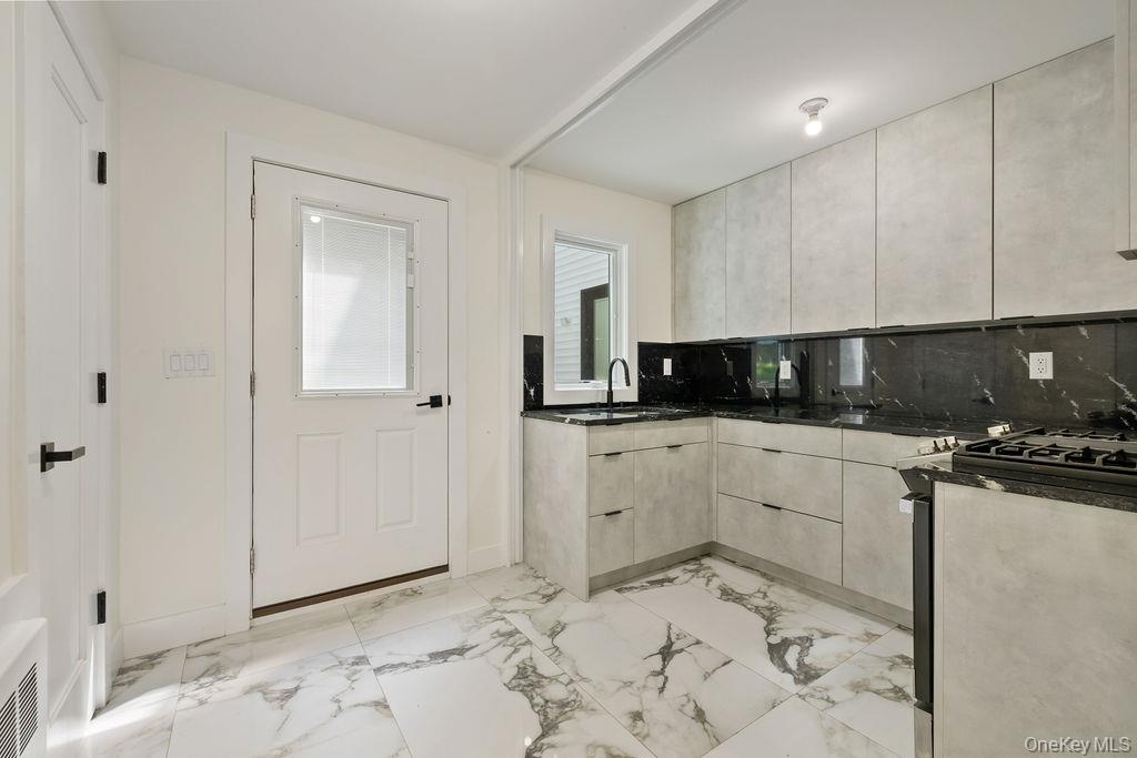 9 Wendover Lane Property Photo 13