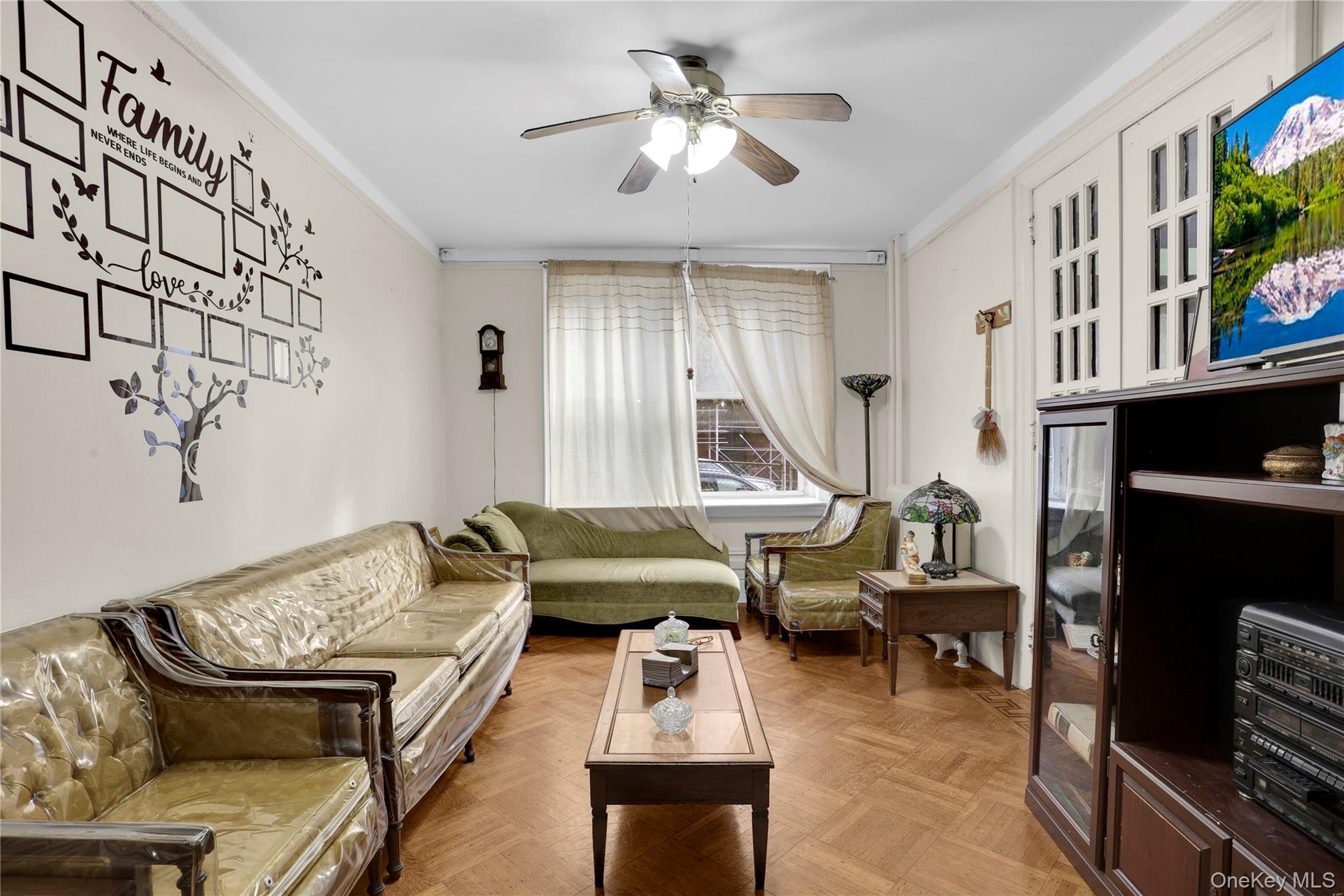 2161 Walton Avenue Property Photo 3