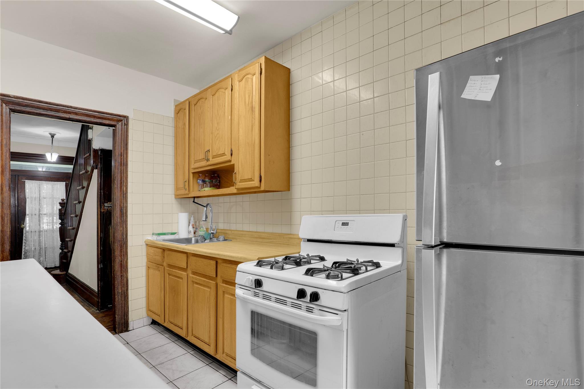 2161 Walton Avenue Property Photo 4