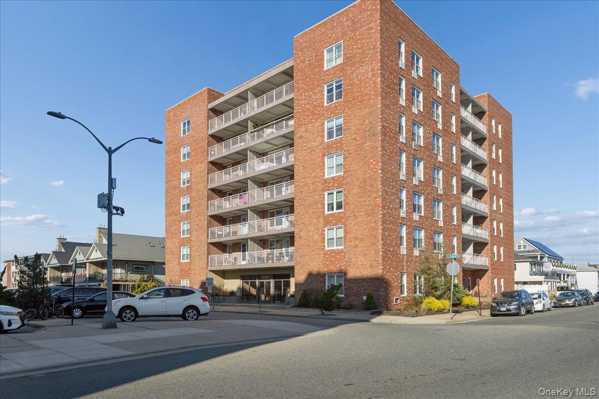 855 E Broadway 4g Property Photo 2