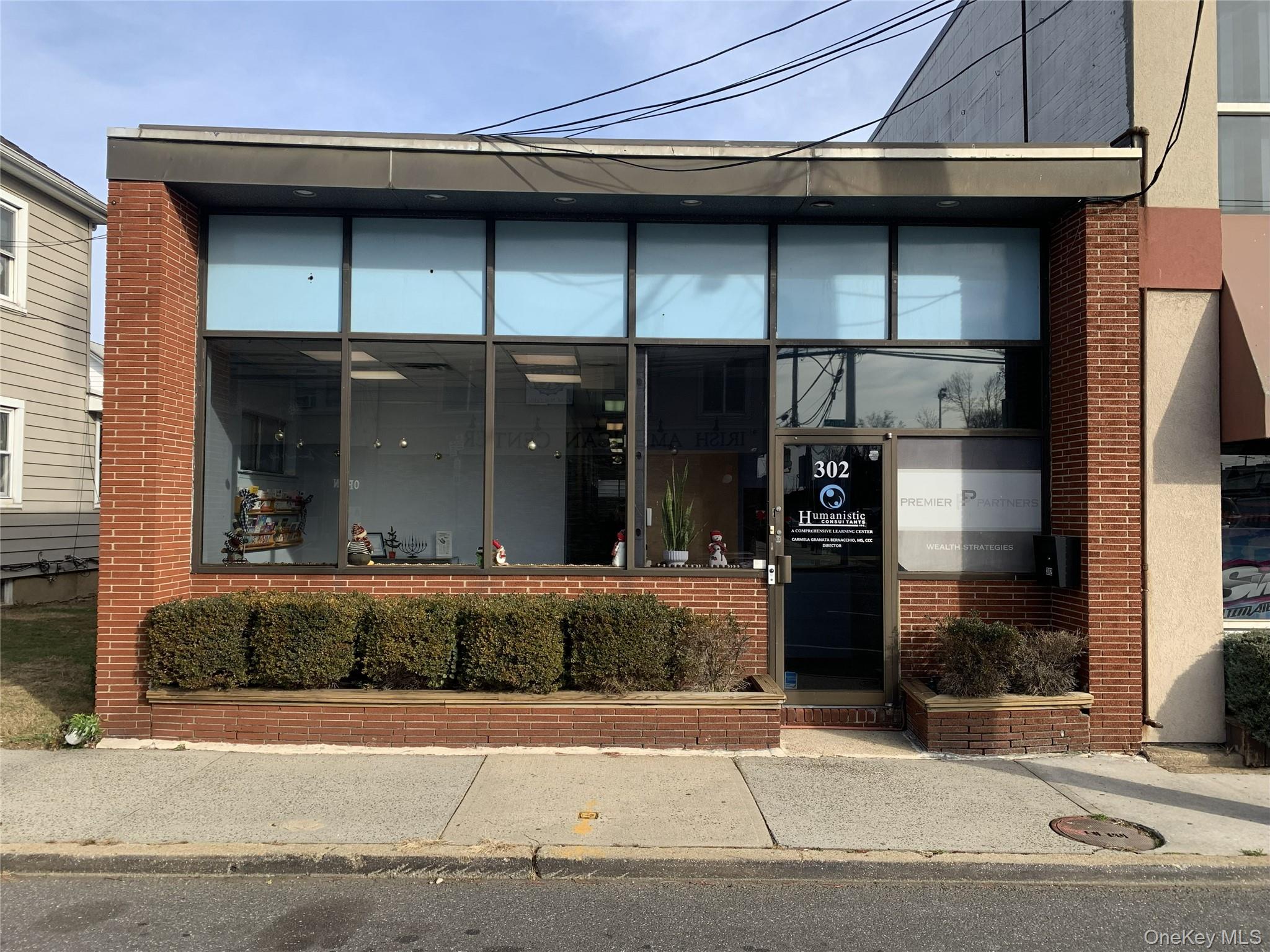 302 Willis Avenue Property Photo 1