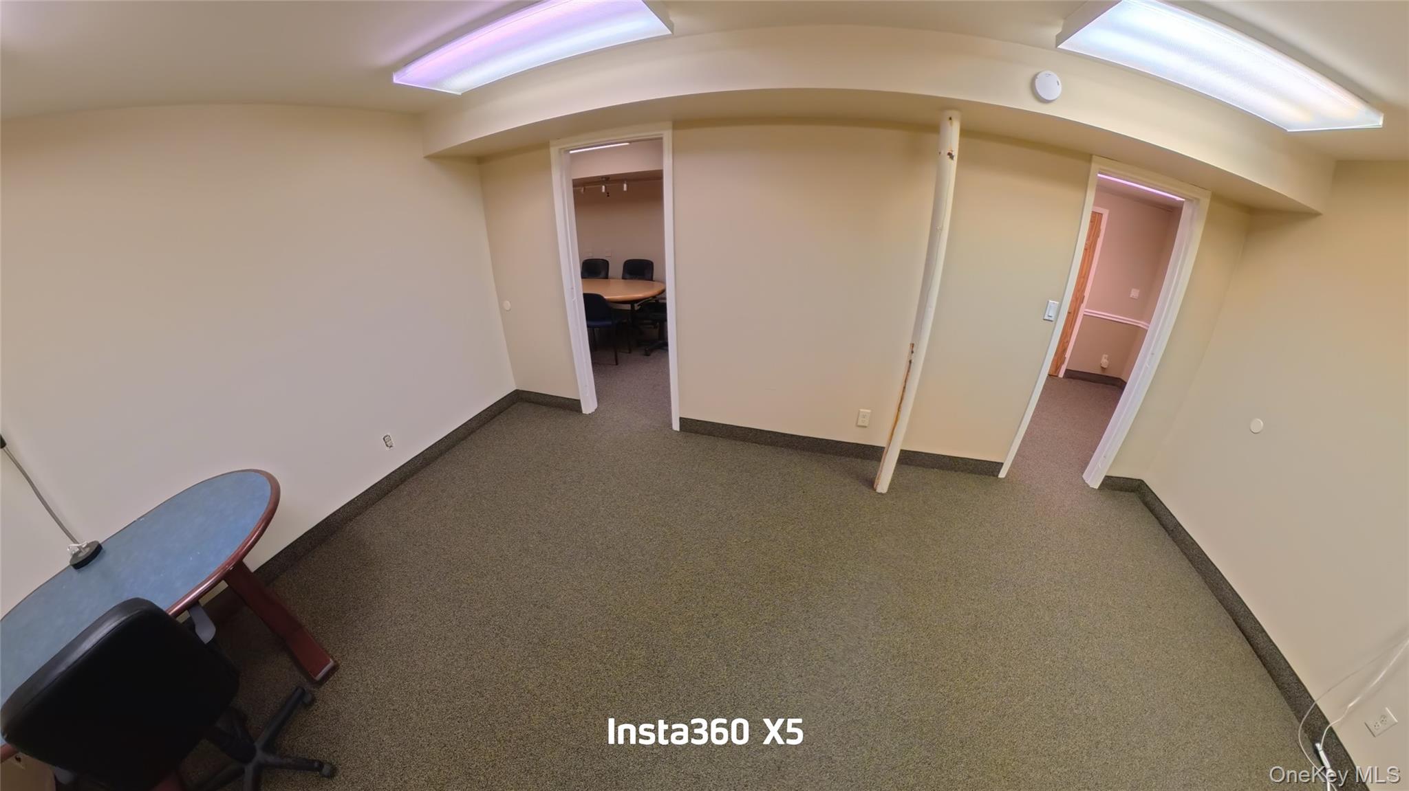 302 Willis Avenue Property Photo 6