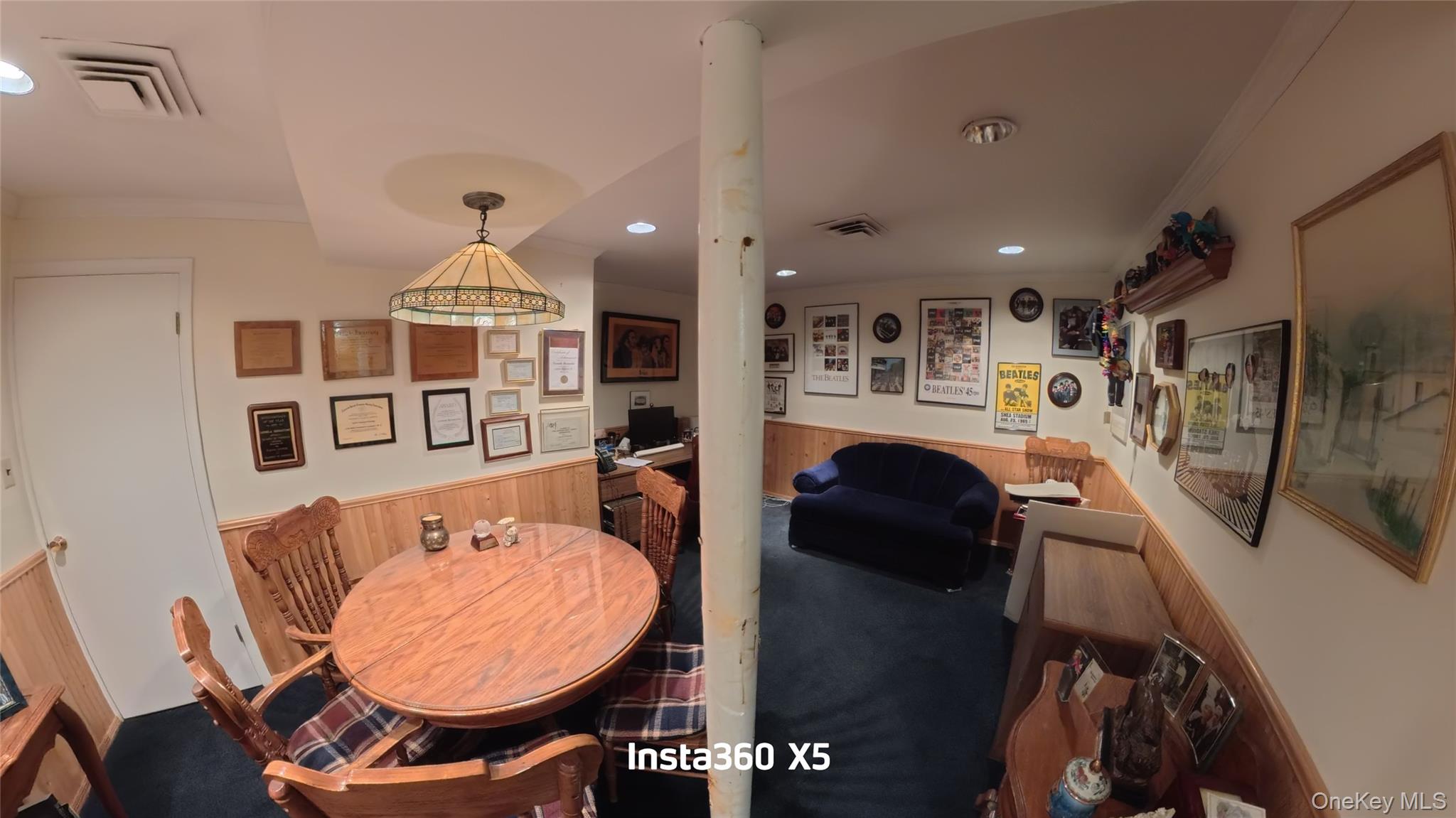 302 Willis Avenue Property Photo 9