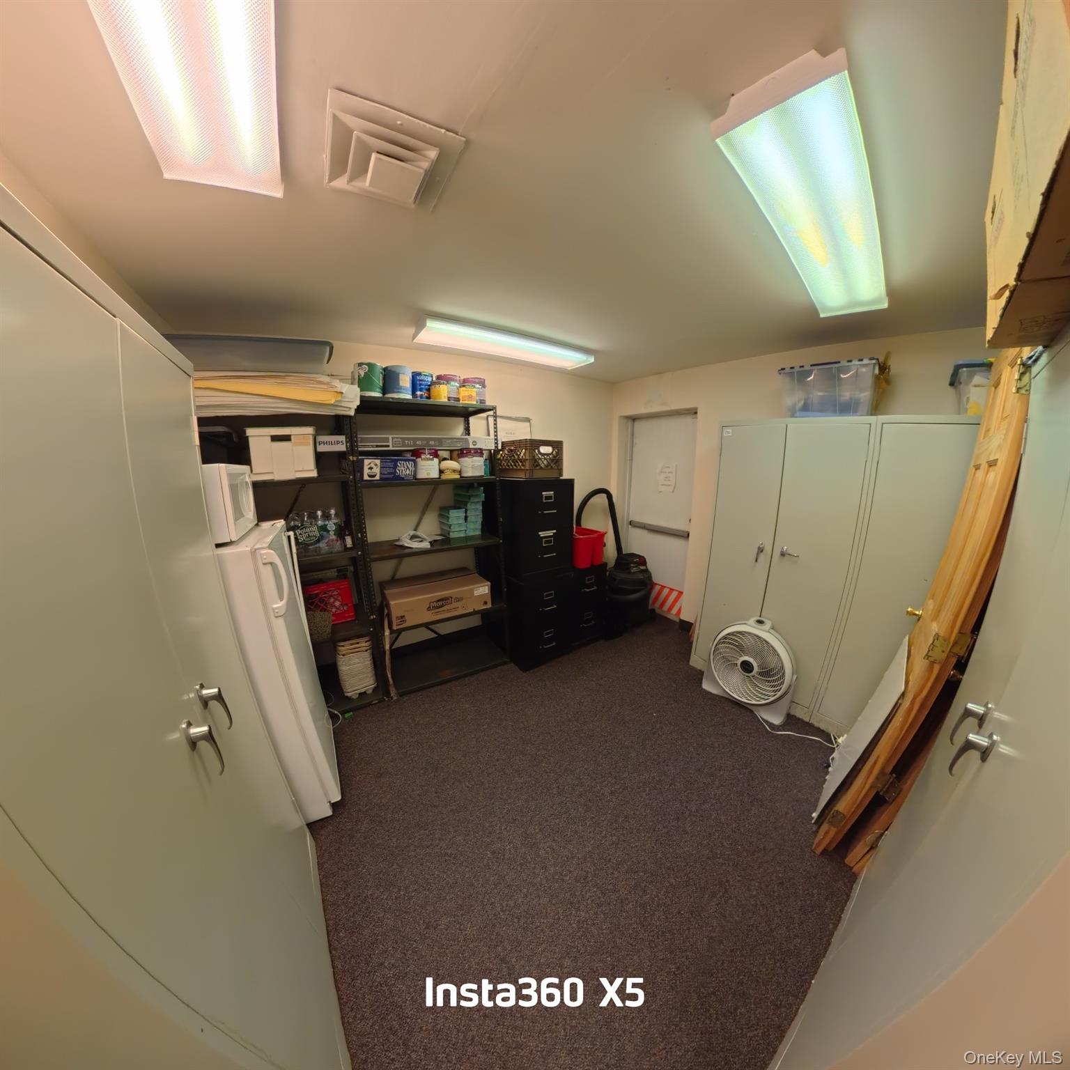 302 Willis Avenue Property Photo 11