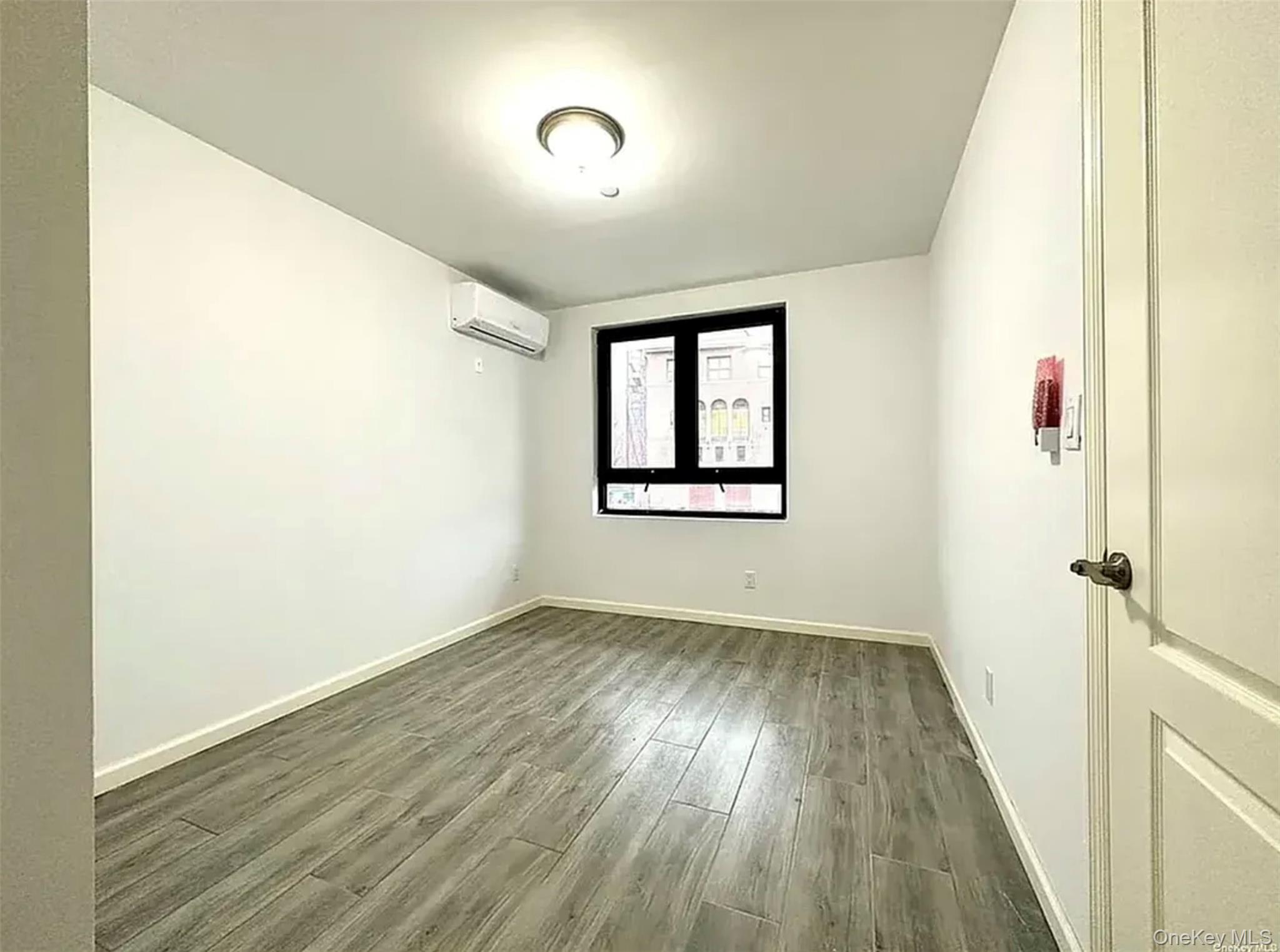 7302 Woodside Avenue 3a Property Photo 6