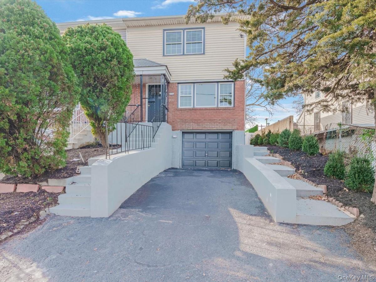 10514 Van Wyck Expressway Property Photo 1