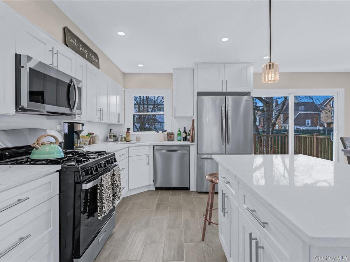10514 Van Wyck Expressway Property Photo 10