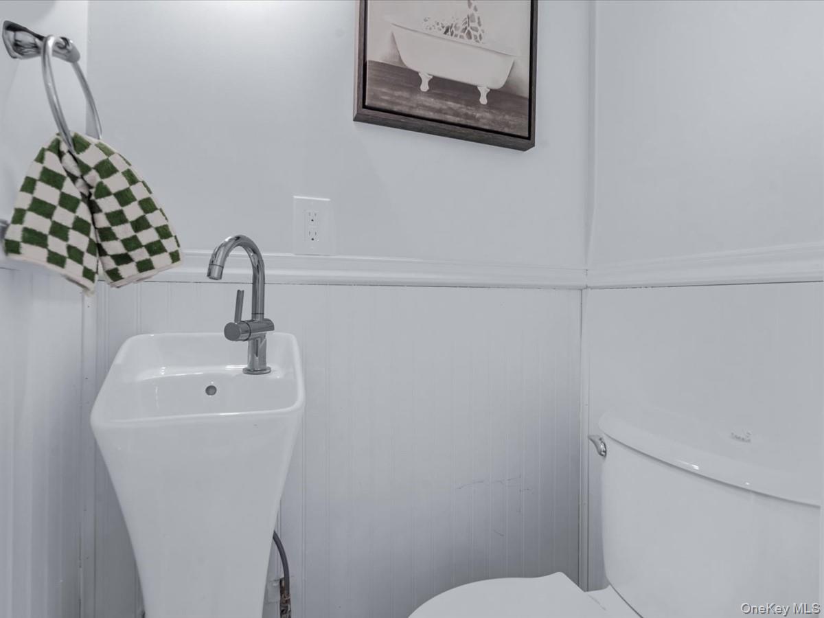 10514 Van Wyck Expressway Property Photo 12