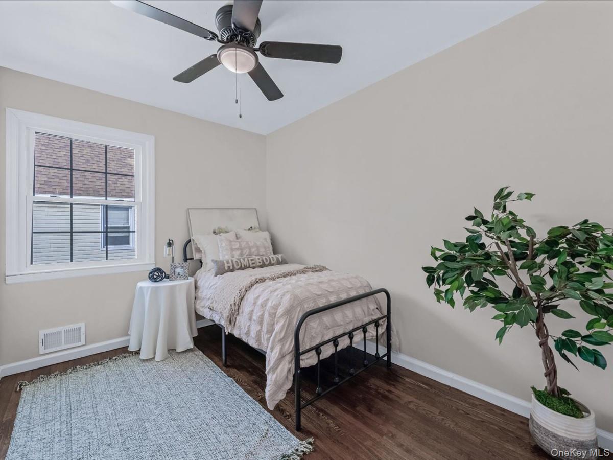 10514 Van Wyck Expressway Property Photo 15