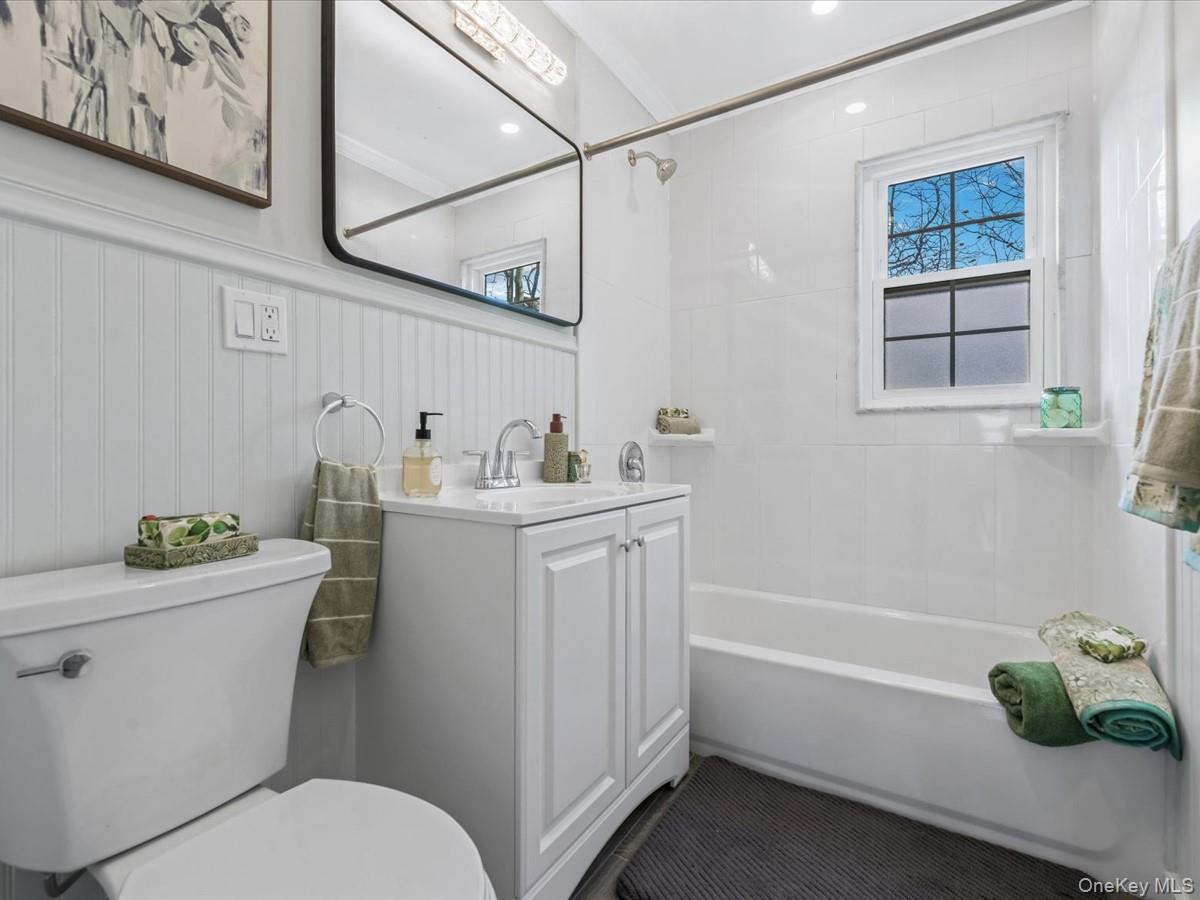 10514 Van Wyck Expressway Property Photo 18