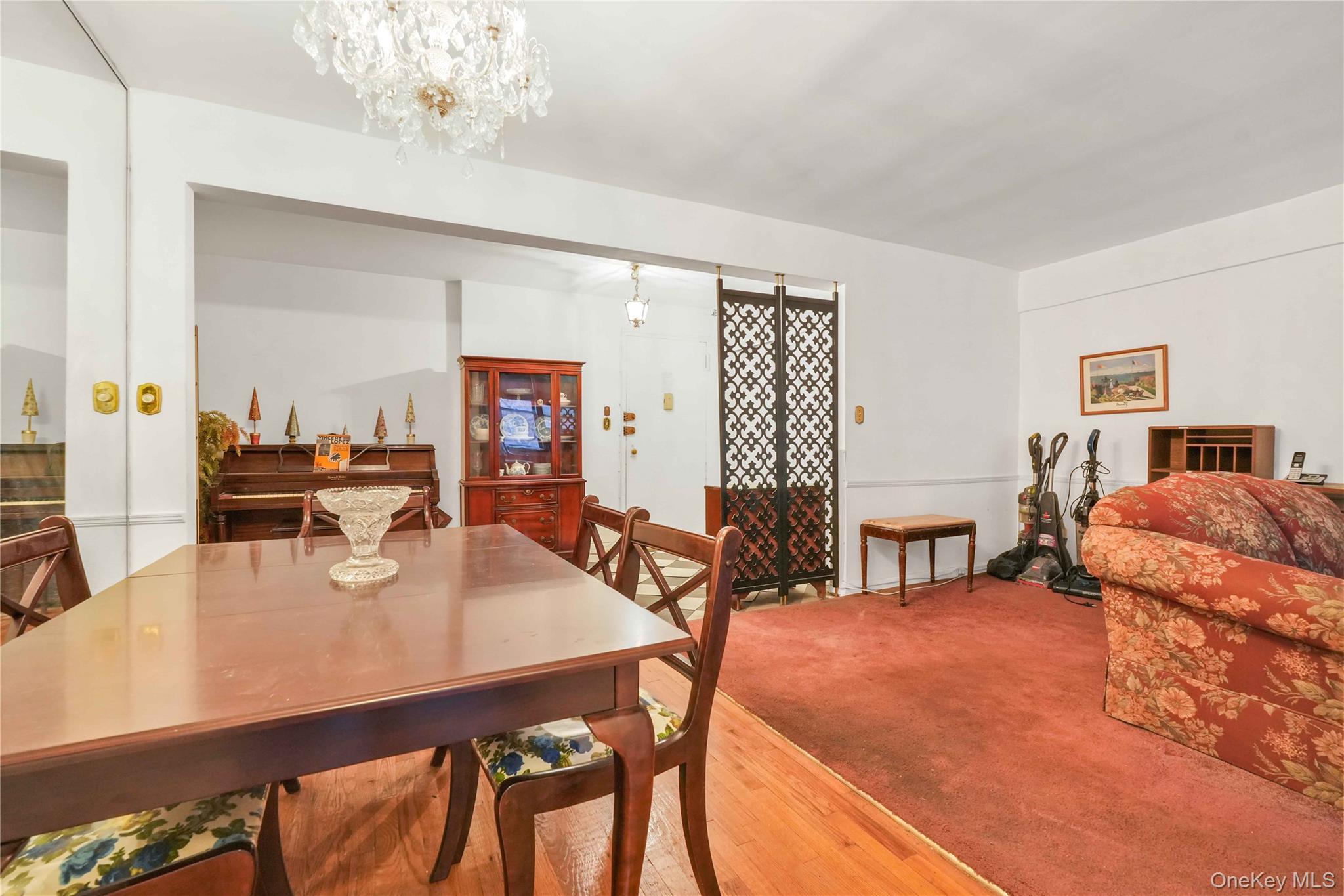 33-45 92 Street 2b Property Photo 6