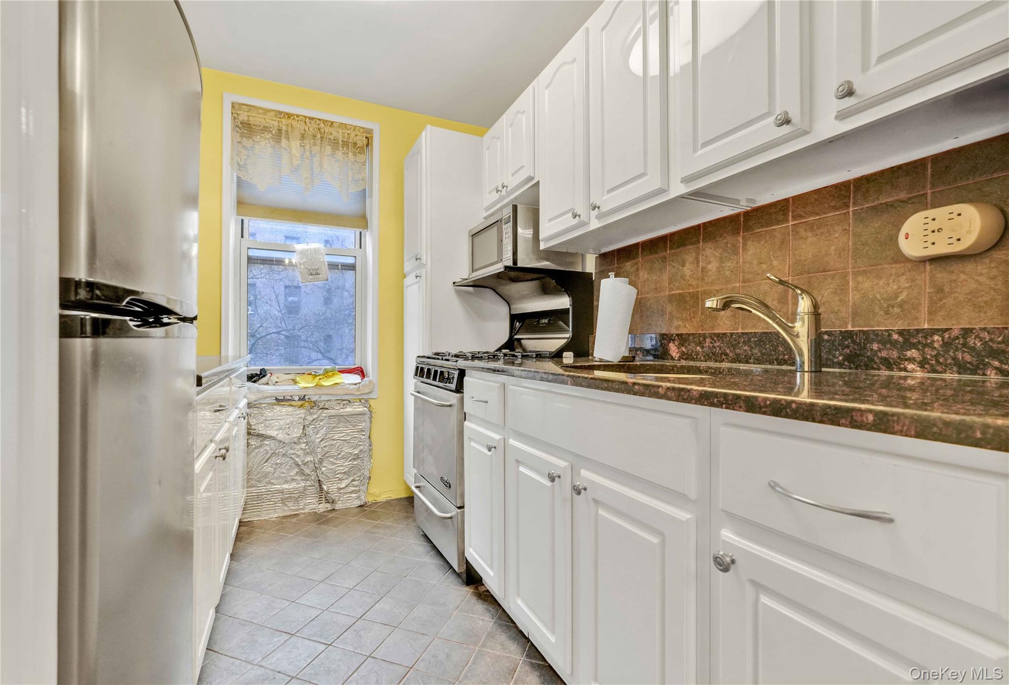 33-45 92 Street 2b Property Photo 8