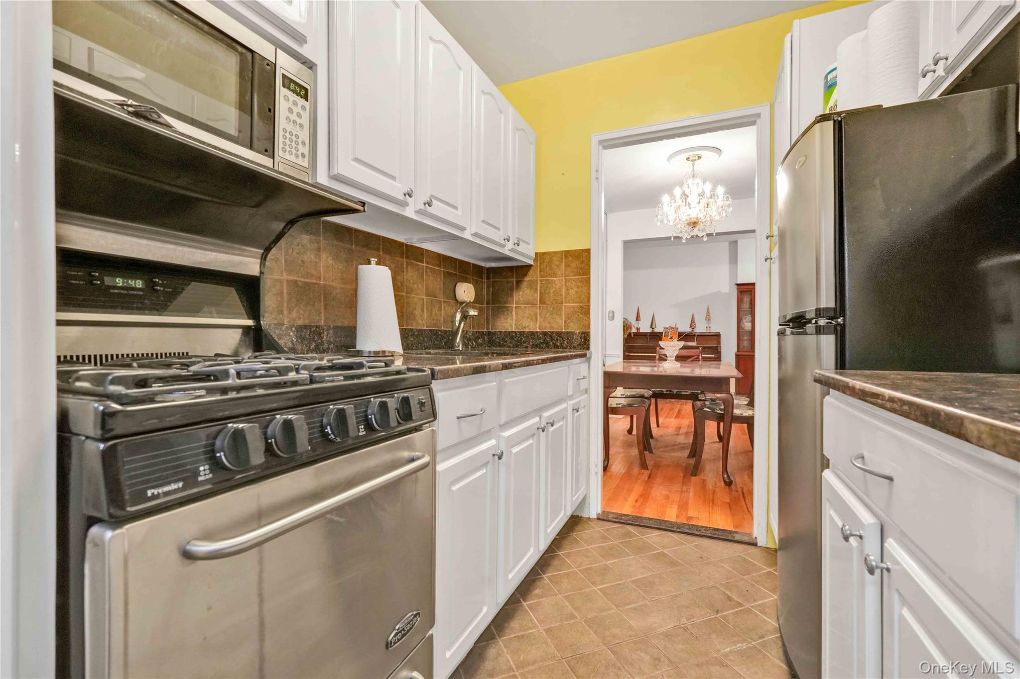 33-45 92 Street 2b Property Photo 9