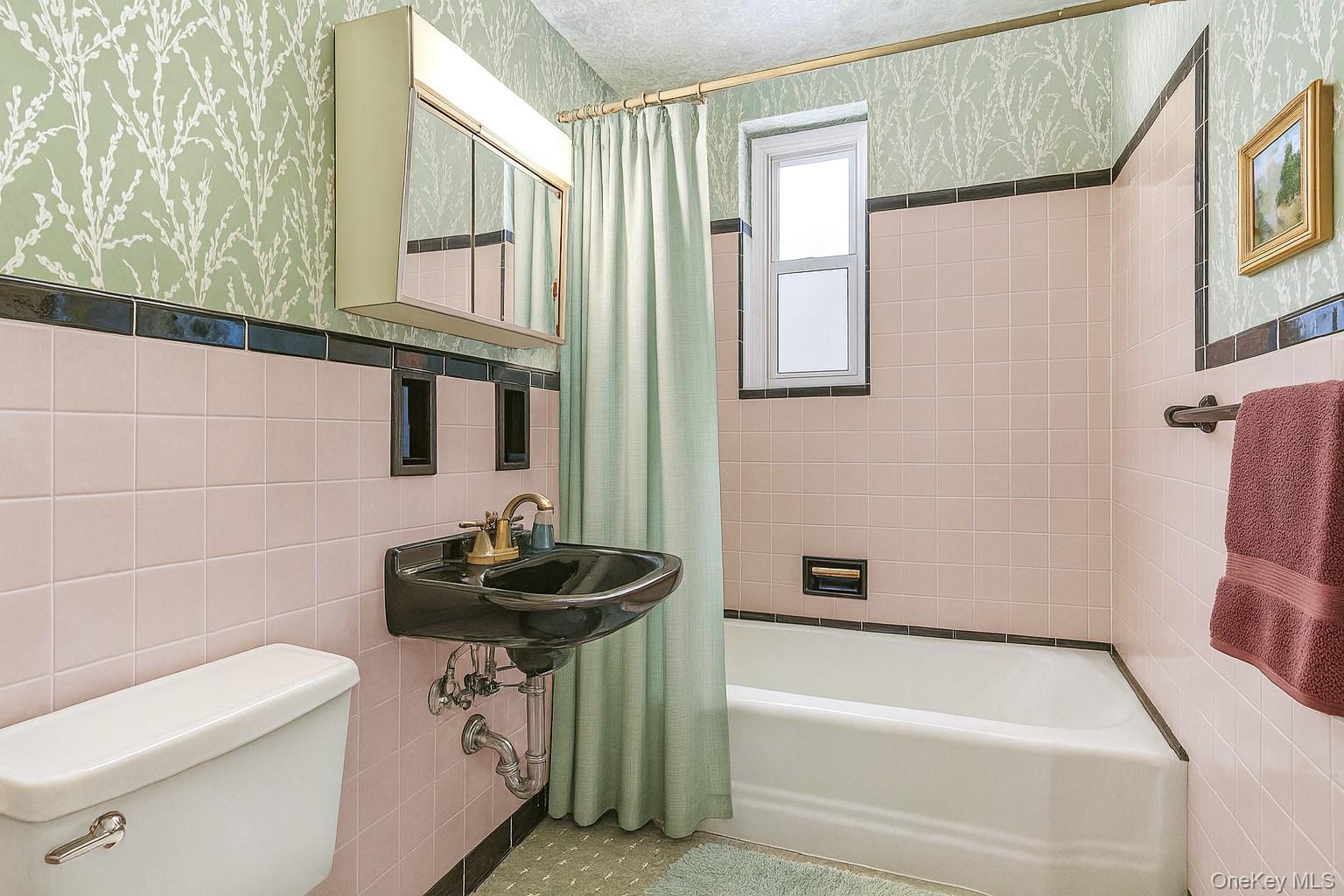 33-45 92 Street 2b Property Photo 10