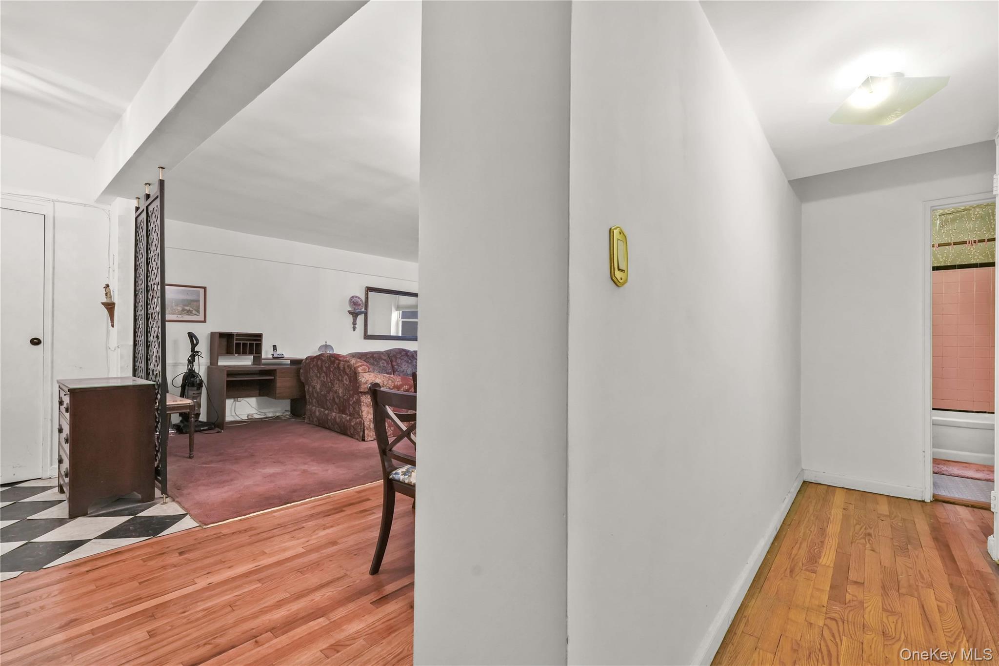 33-45 92 Street 2b Property Photo 11
