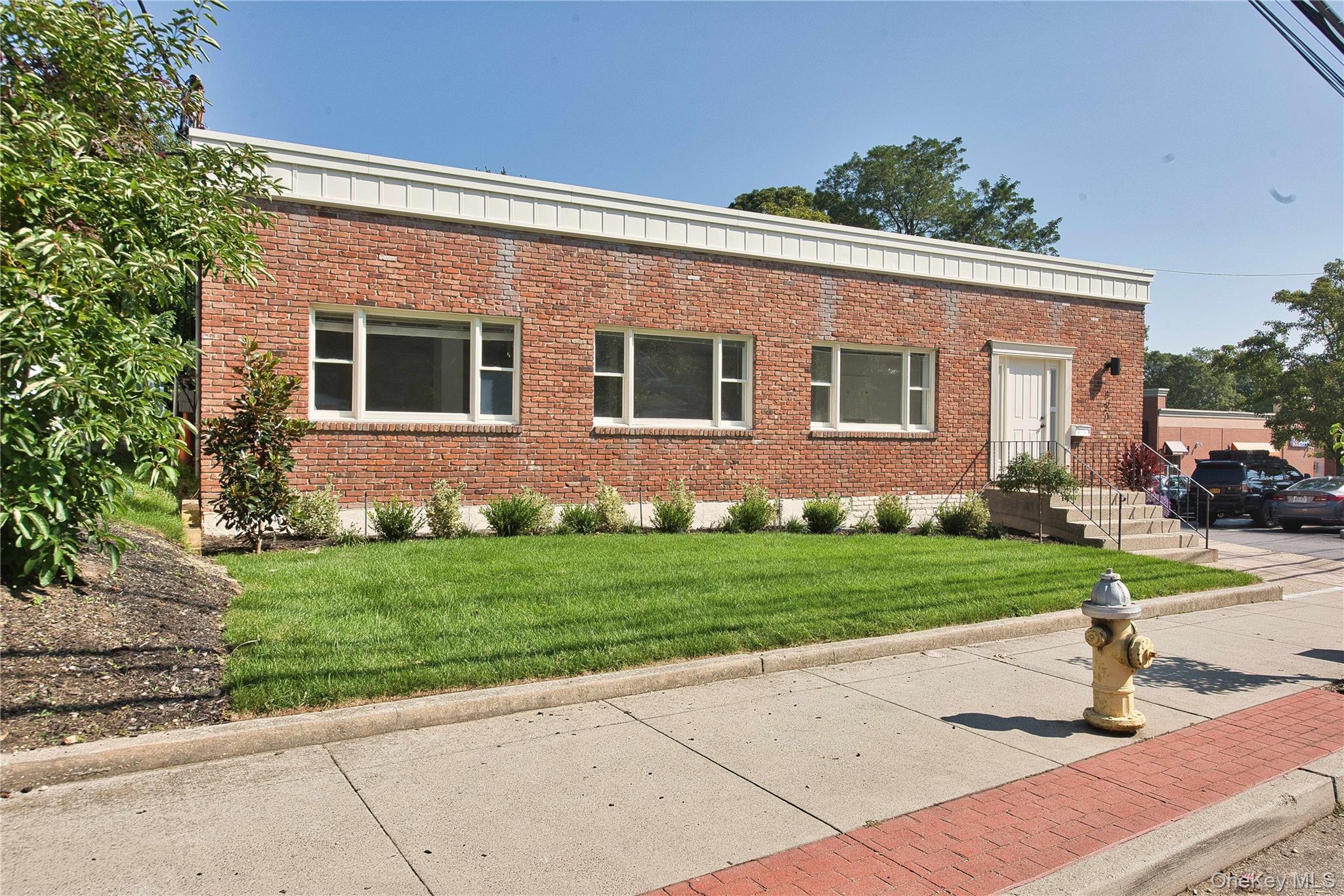 121 Pulaski Road Property Photo 1