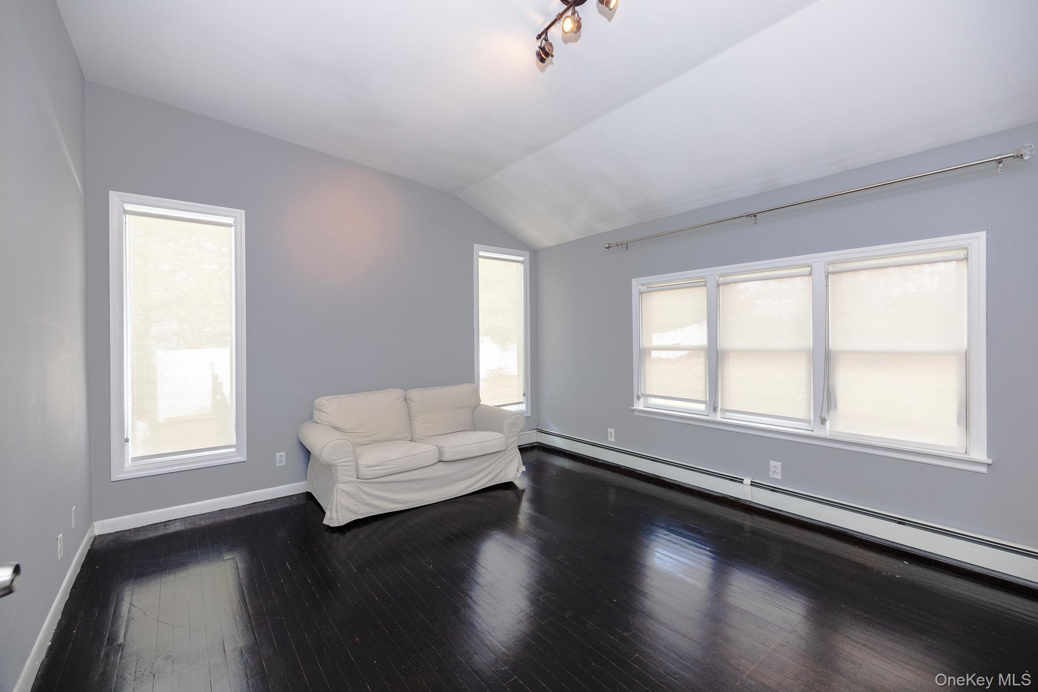94 Kings Drive Property Photo 32