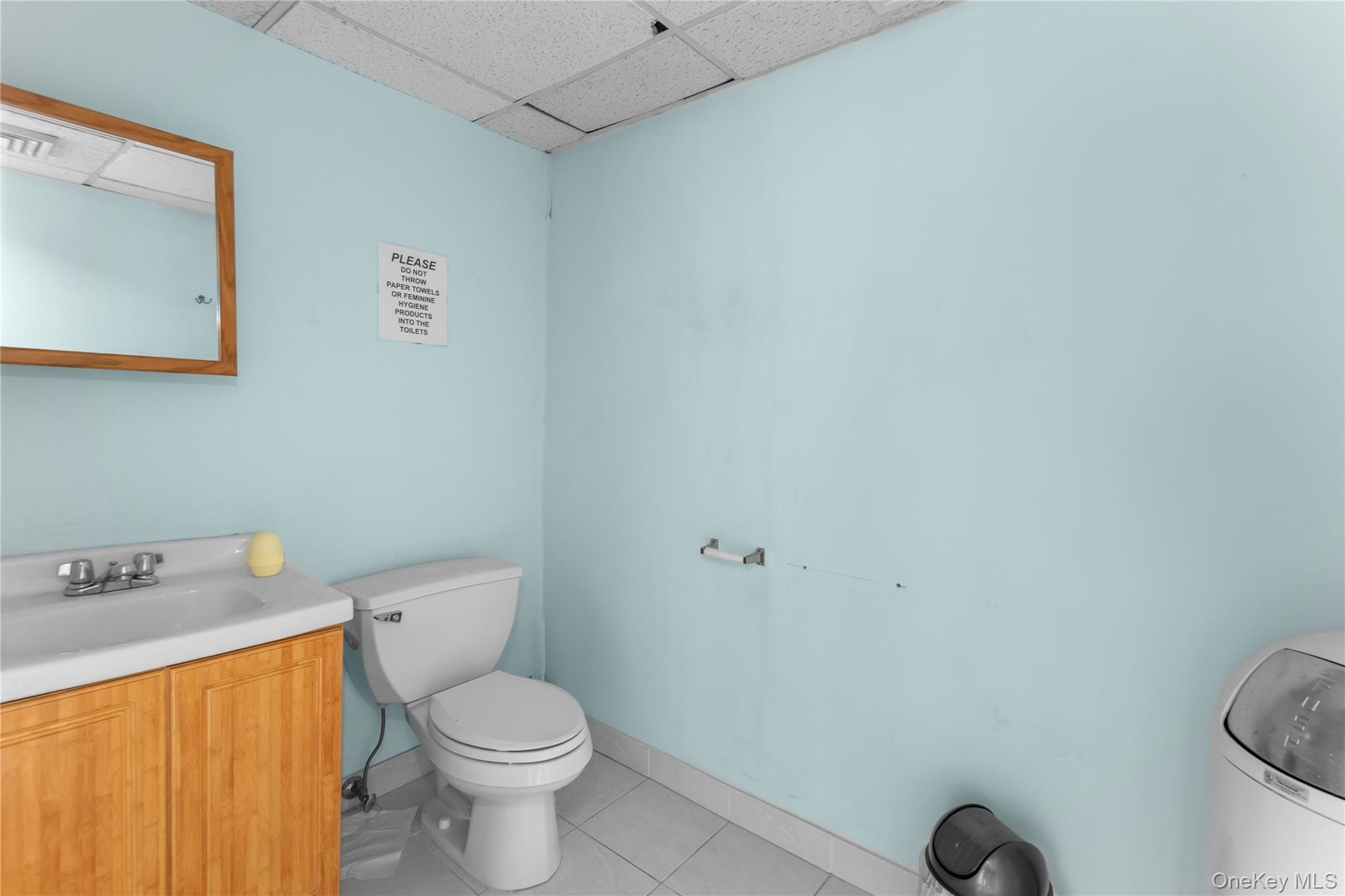 451-457 Sunrise Highway 4 Property Photo 4